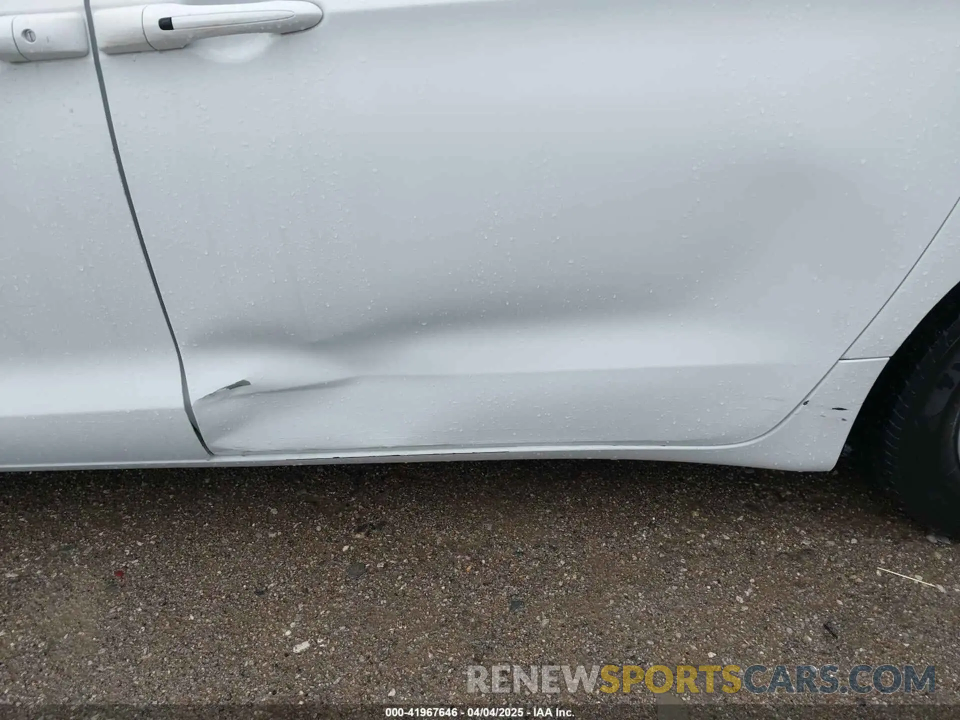 22 Photograph of a damaged car 2C4RC1DG1LR151578 CHRYSLER VOYAGER 2020