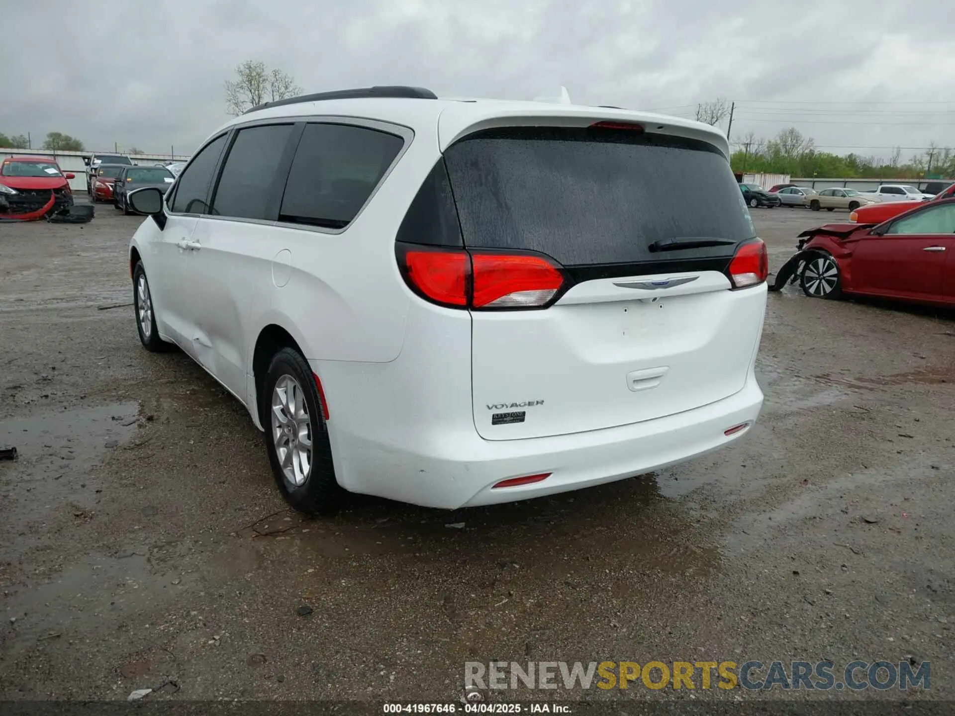 3 Photograph of a damaged car 2C4RC1DG1LR151578 CHRYSLER VOYAGER 2020