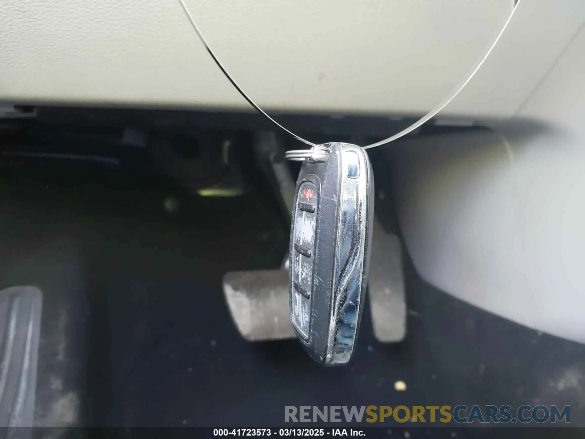 11 Photograph of a damaged car 2C4RC1DG1LR182281 CHRYSLER VOYAGER 2020