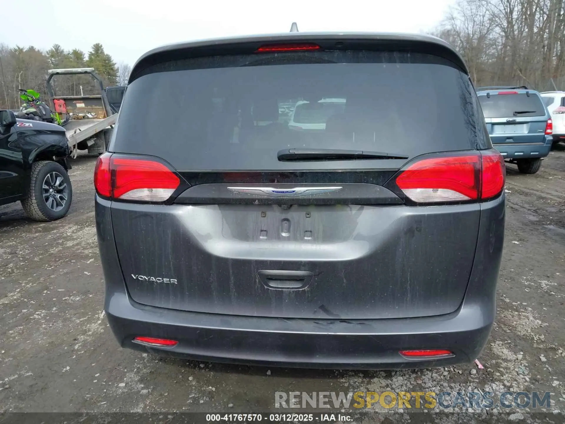 16 Photograph of a damaged car 2C4RC1DG2LR266058 CHRYSLER VOYAGER 2020