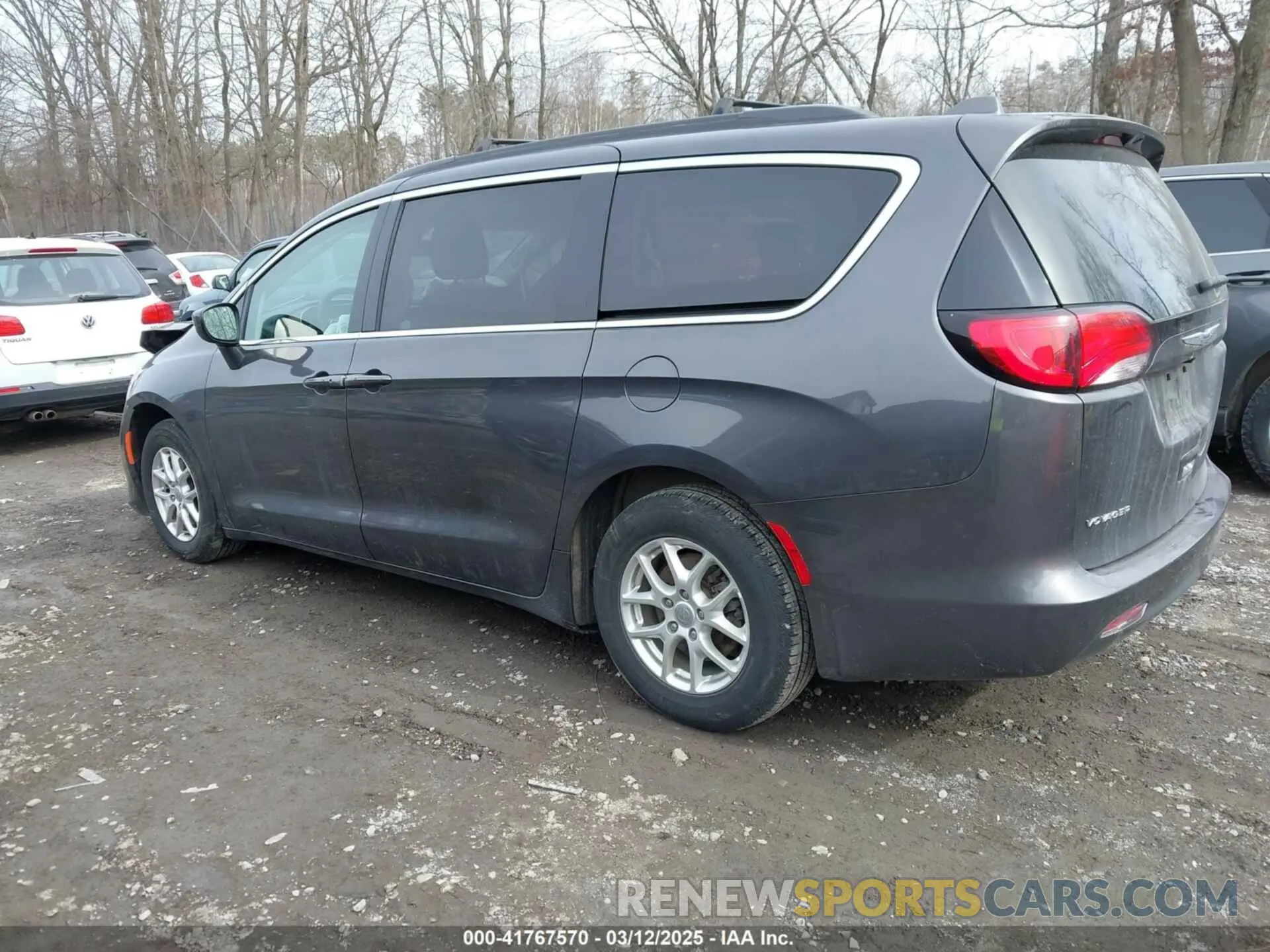 3 Photograph of a damaged car 2C4RC1DG2LR266058 CHRYSLER VOYAGER 2020