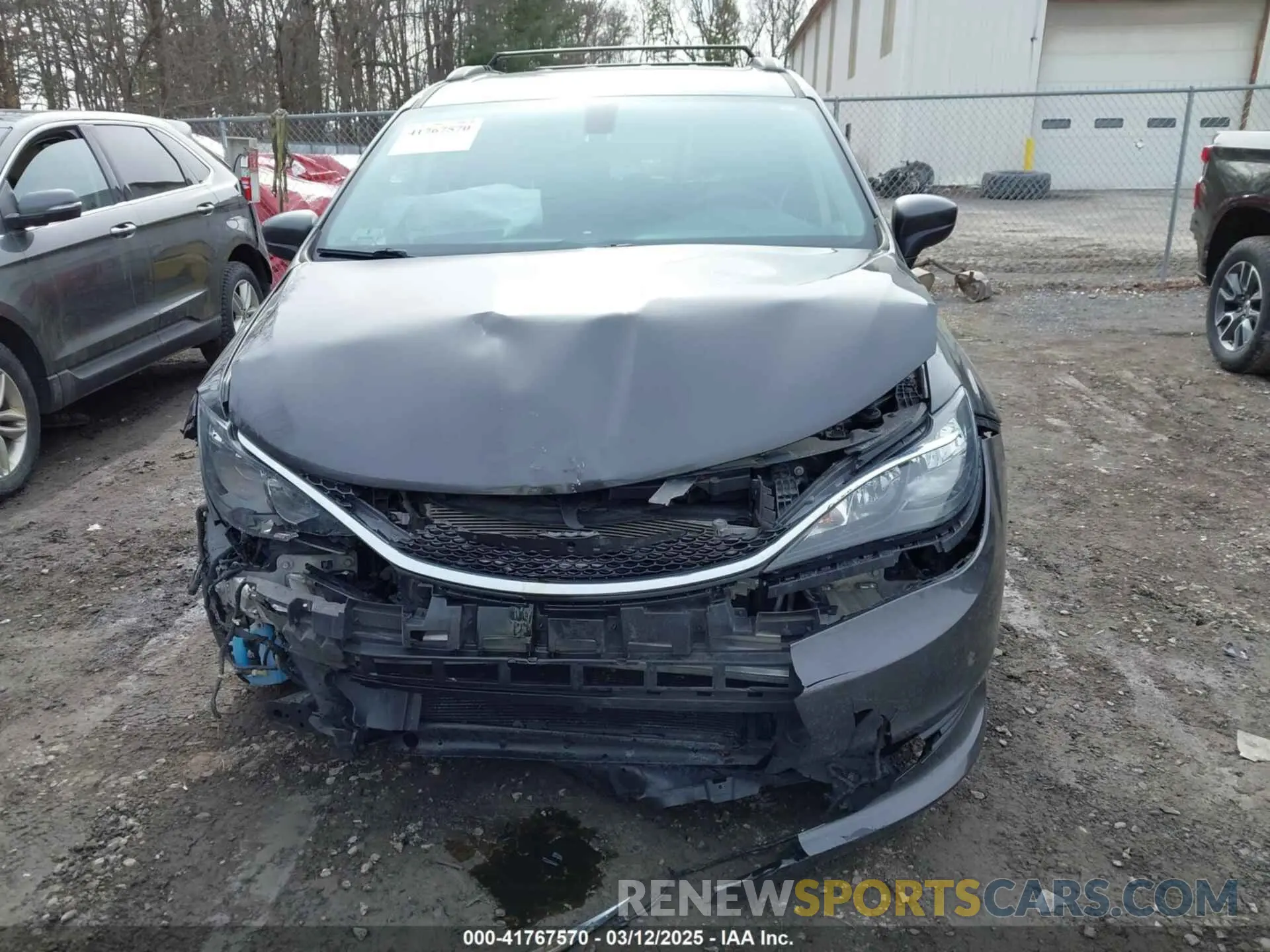 6 Photograph of a damaged car 2C4RC1DG2LR266058 CHRYSLER VOYAGER 2020