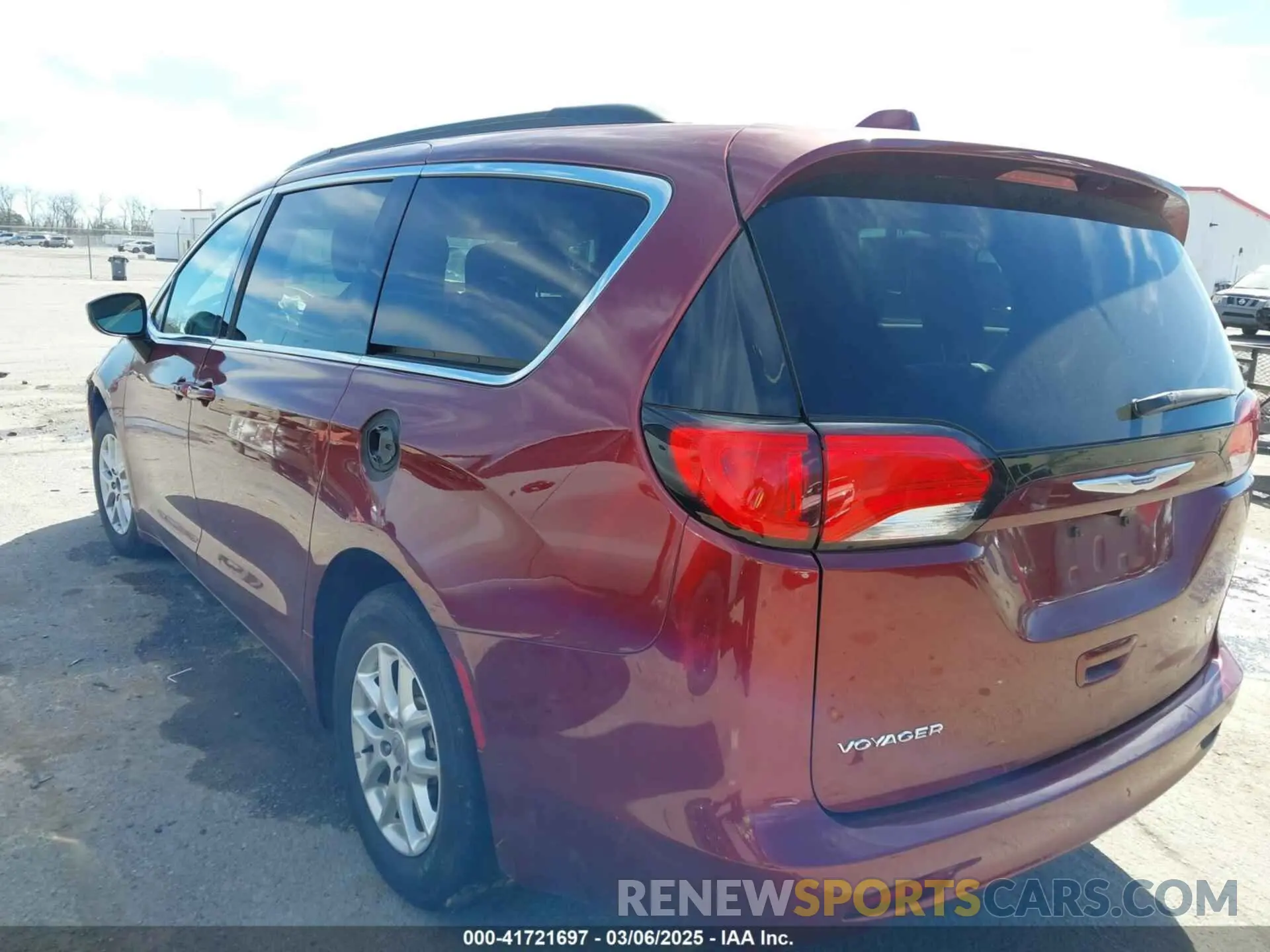 3 Photograph of a damaged car 2C4RC1DG3LR144552 CHRYSLER VOYAGER 2020