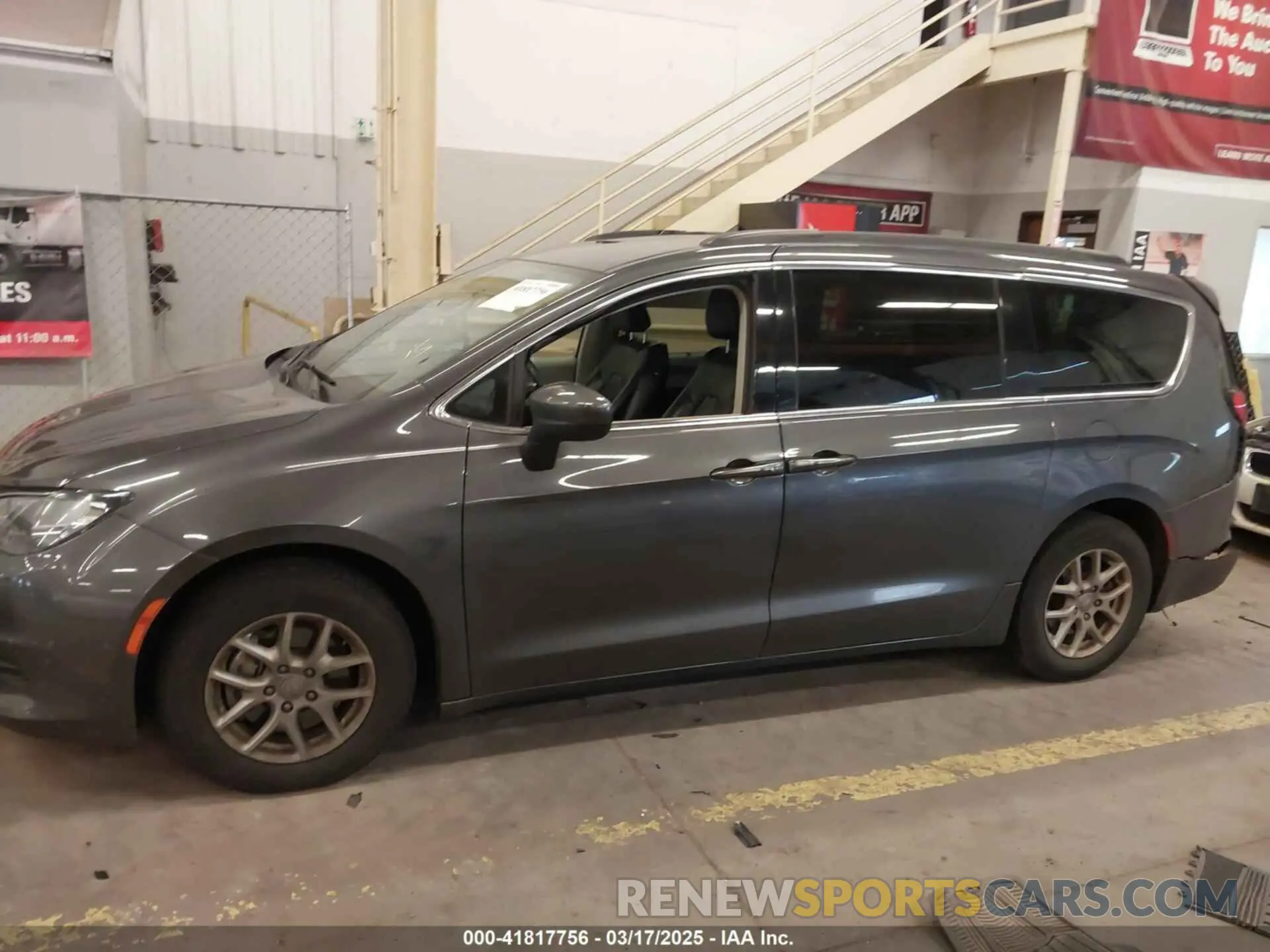14 Photograph of a damaged car 2C4RC1DG3LR151663 CHRYSLER VOYAGER 2020