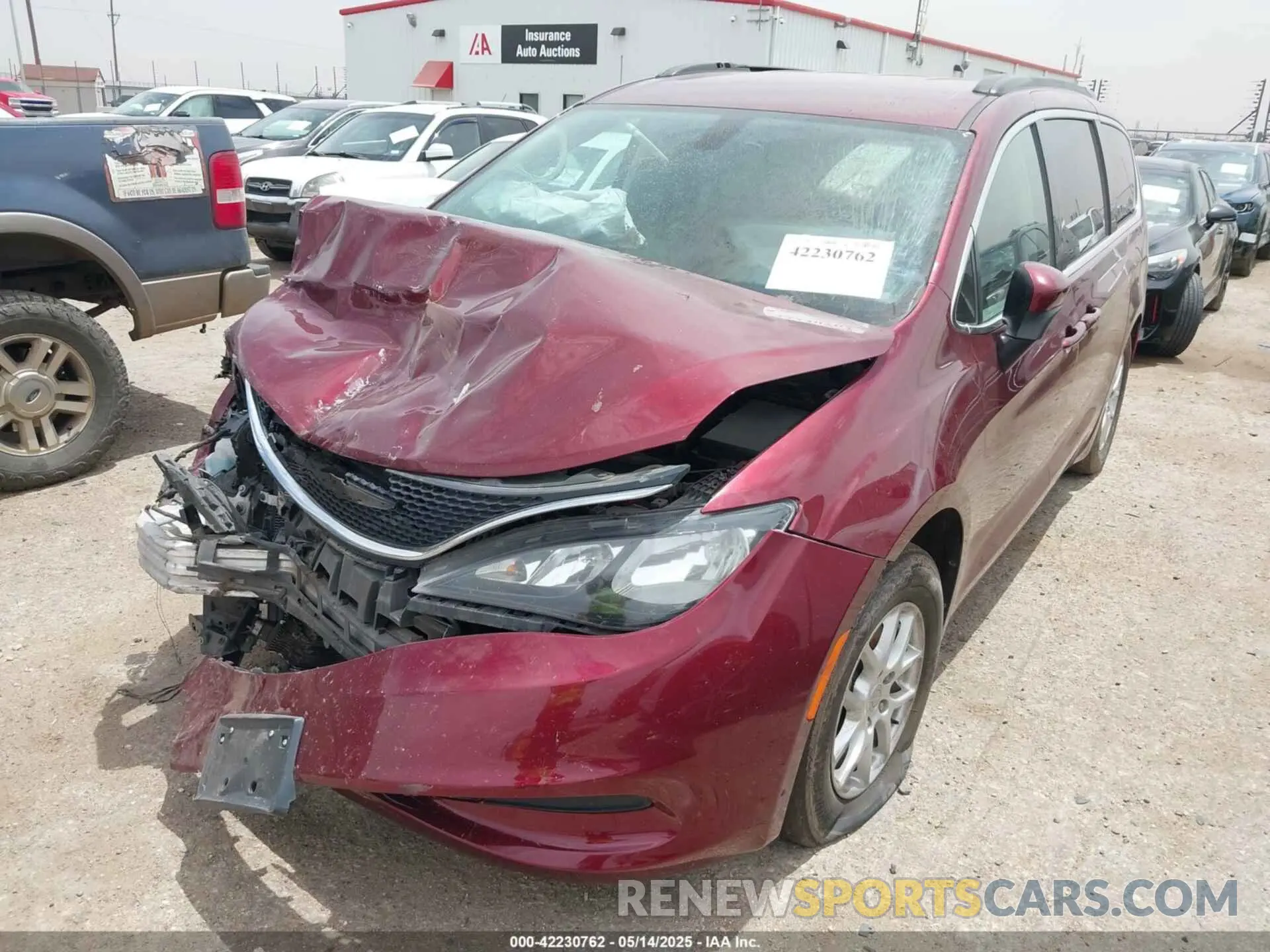 2 Photograph of a damaged car 2C4RC1DG4LR260889 CHRYSLER VOYAGER 2020