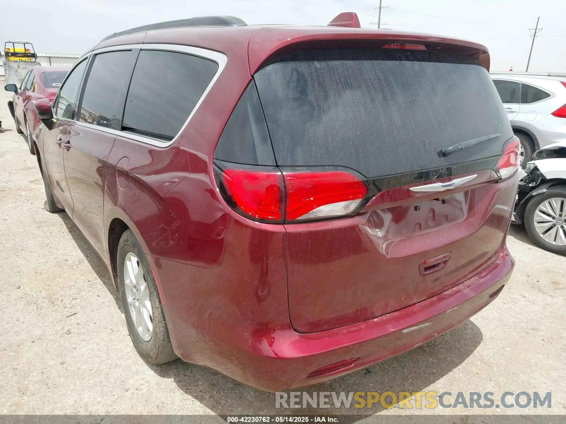 3 Photograph of a damaged car 2C4RC1DG4LR260889 CHRYSLER VOYAGER 2020