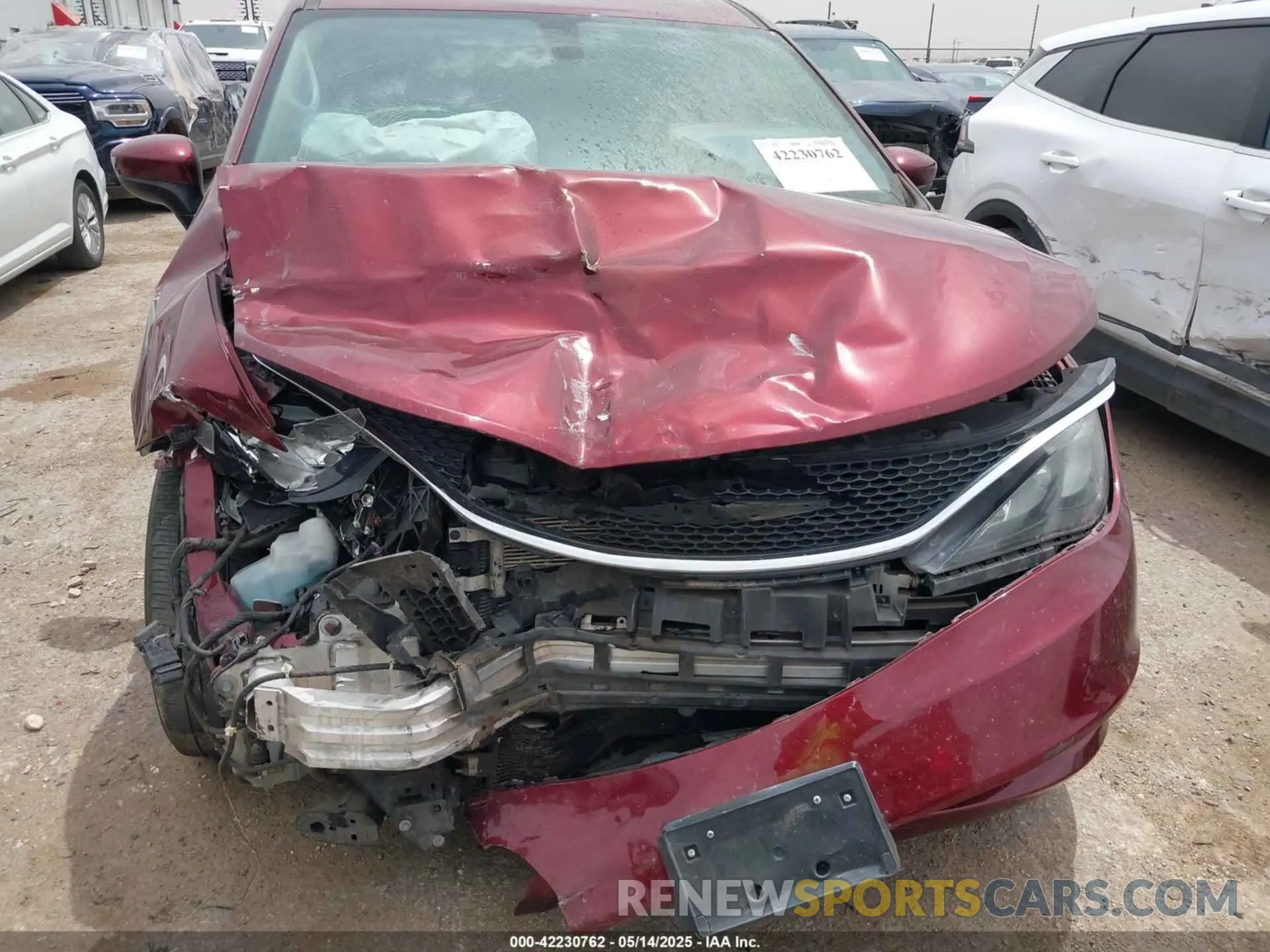 6 Photograph of a damaged car 2C4RC1DG4LR260889 CHRYSLER VOYAGER 2020