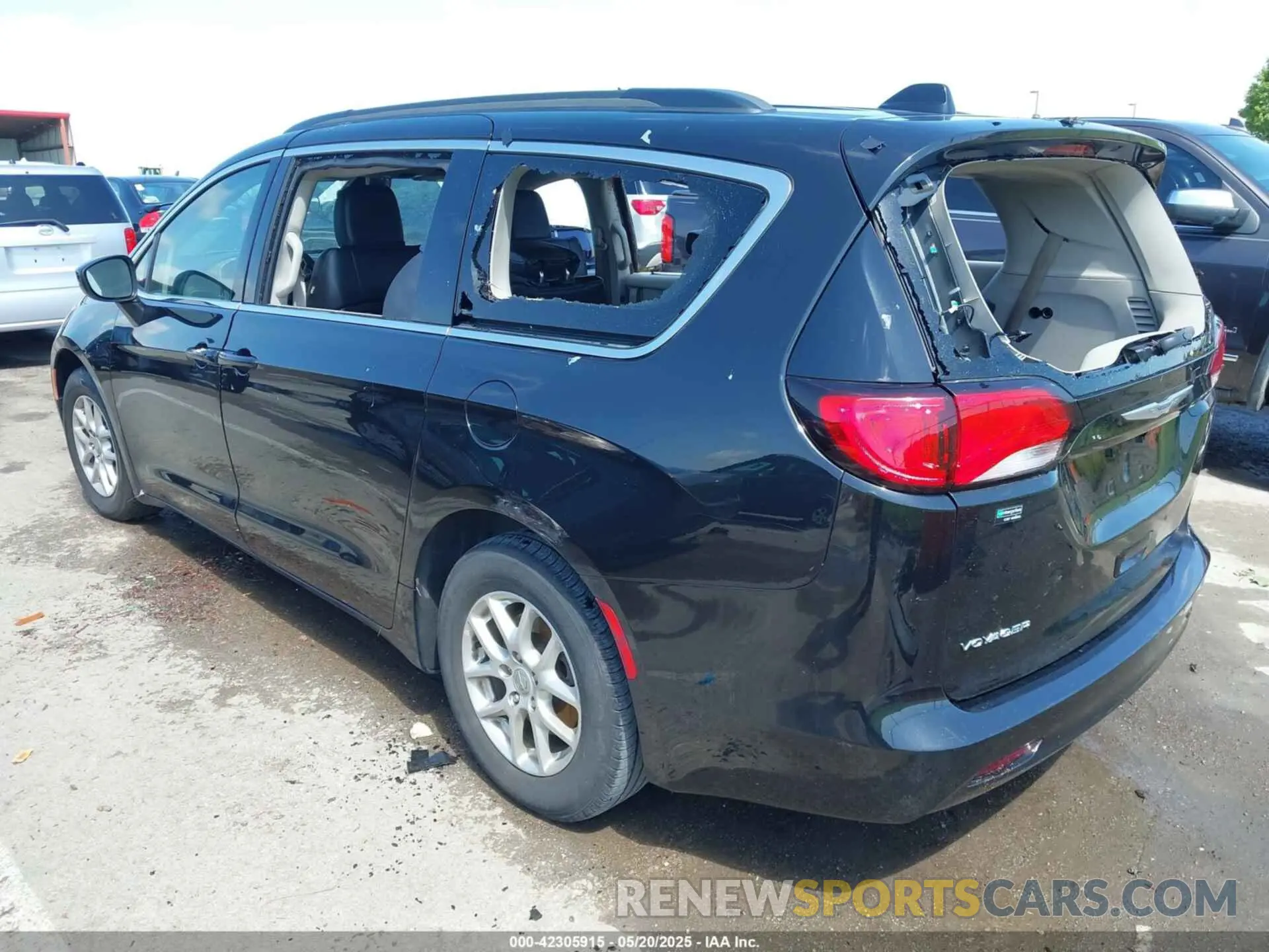 3 Photograph of a damaged car 2C4RC1DG4LR264411 CHRYSLER VOYAGER 2020
