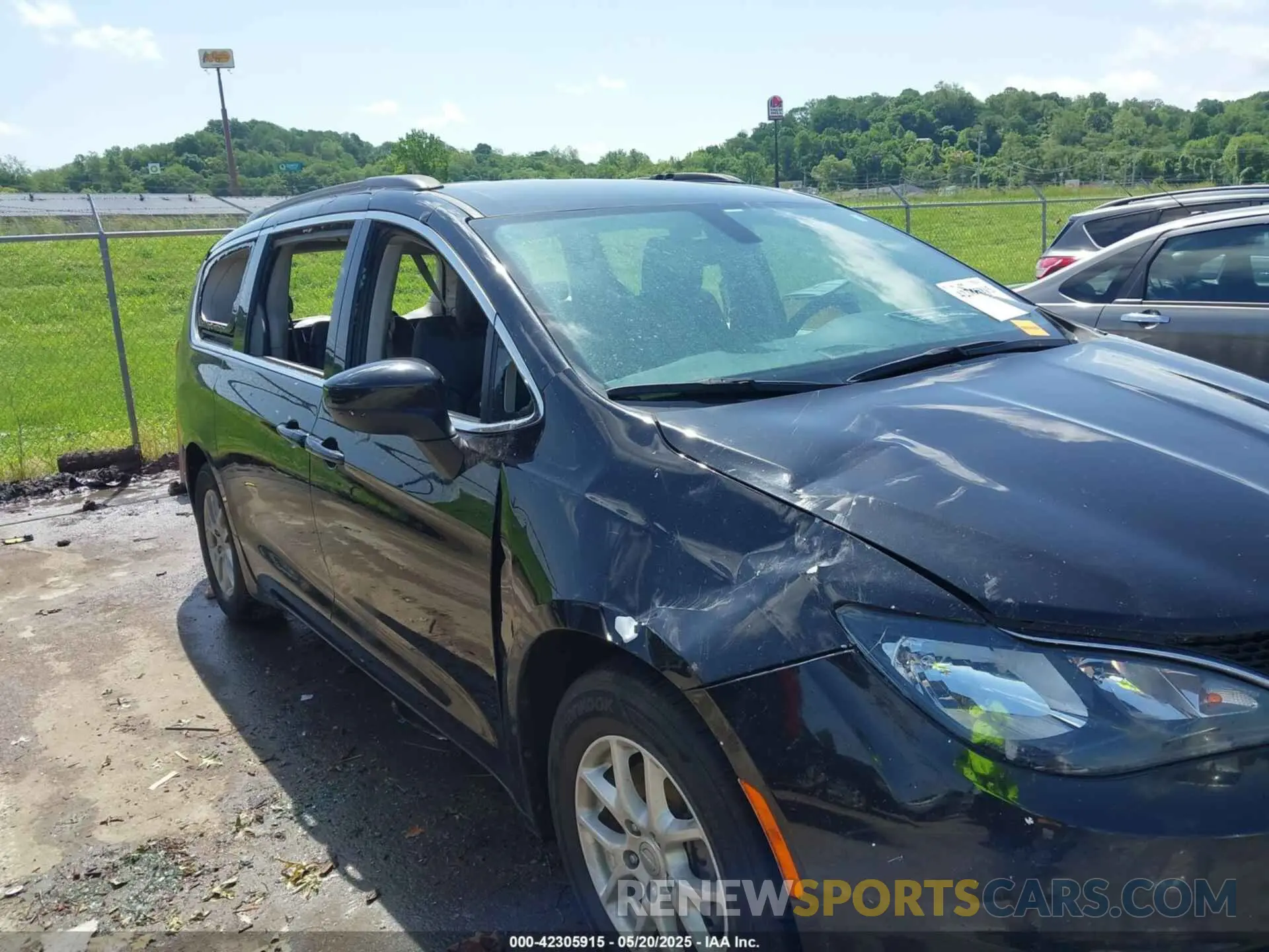 6 Photograph of a damaged car 2C4RC1DG4LR264411 CHRYSLER VOYAGER 2020