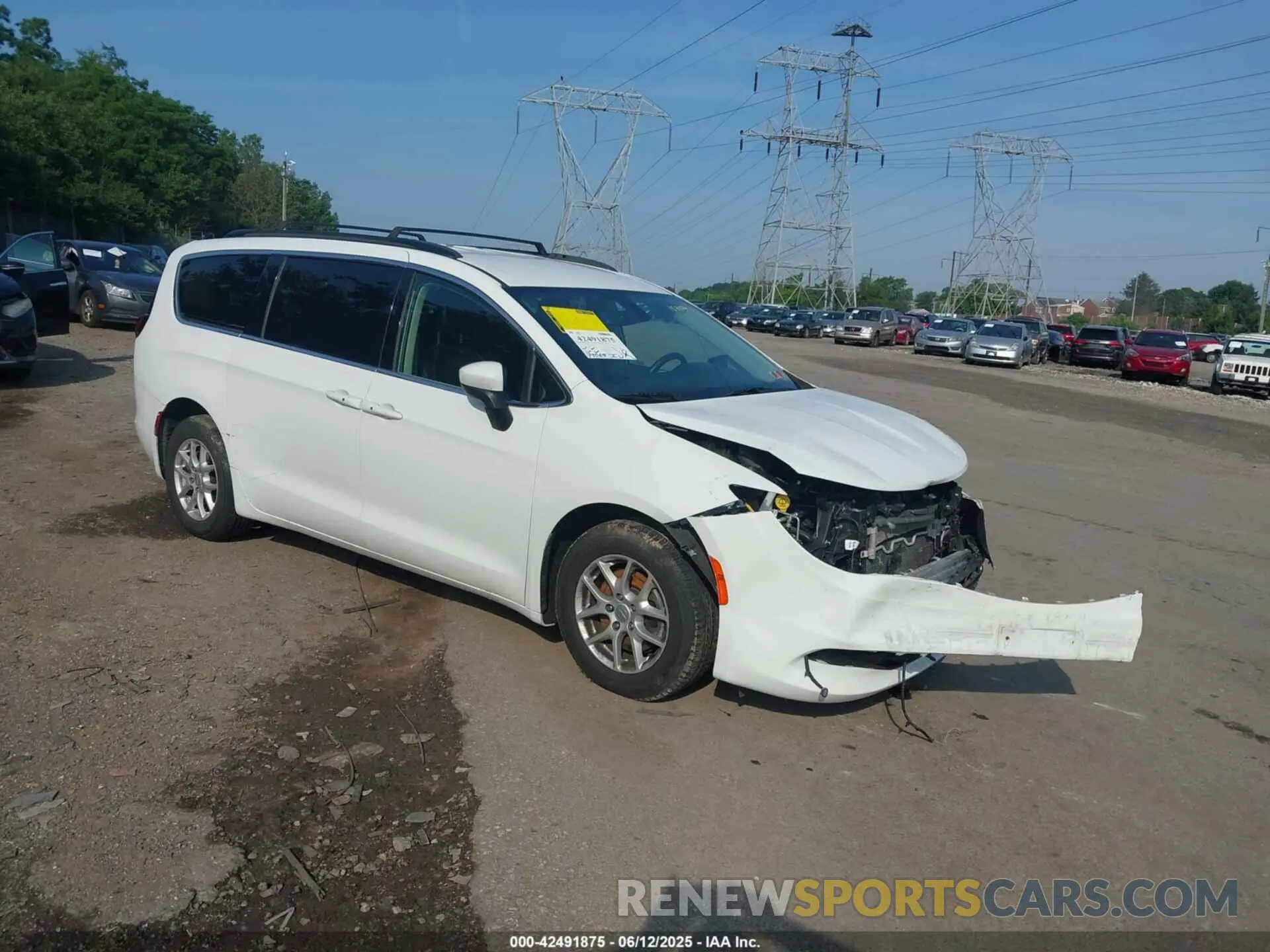 1 Photograph of a damaged car 2C4RC1DG5LR157156 CHRYSLER VOYAGER 2020