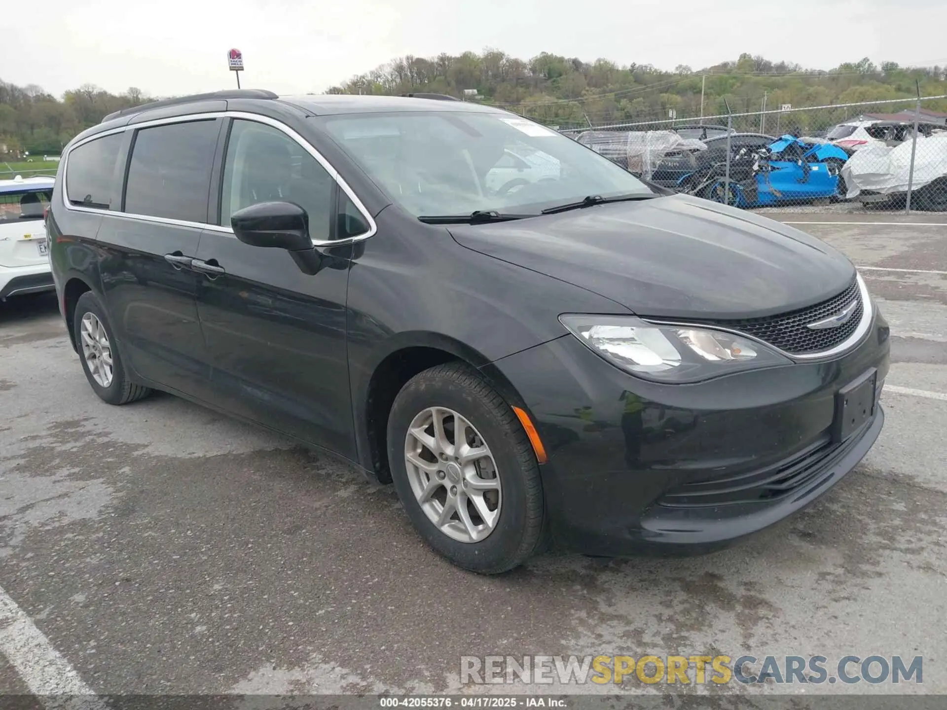 1 Photograph of a damaged car 2C4RC1DG5LR164284 CHRYSLER VOYAGER 2020