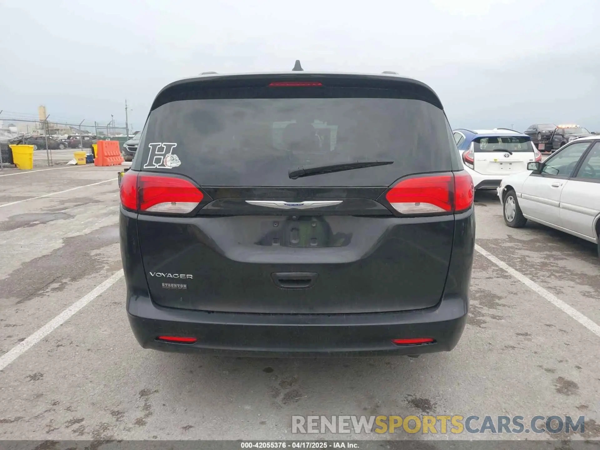16 Photograph of a damaged car 2C4RC1DG5LR164284 CHRYSLER VOYAGER 2020
