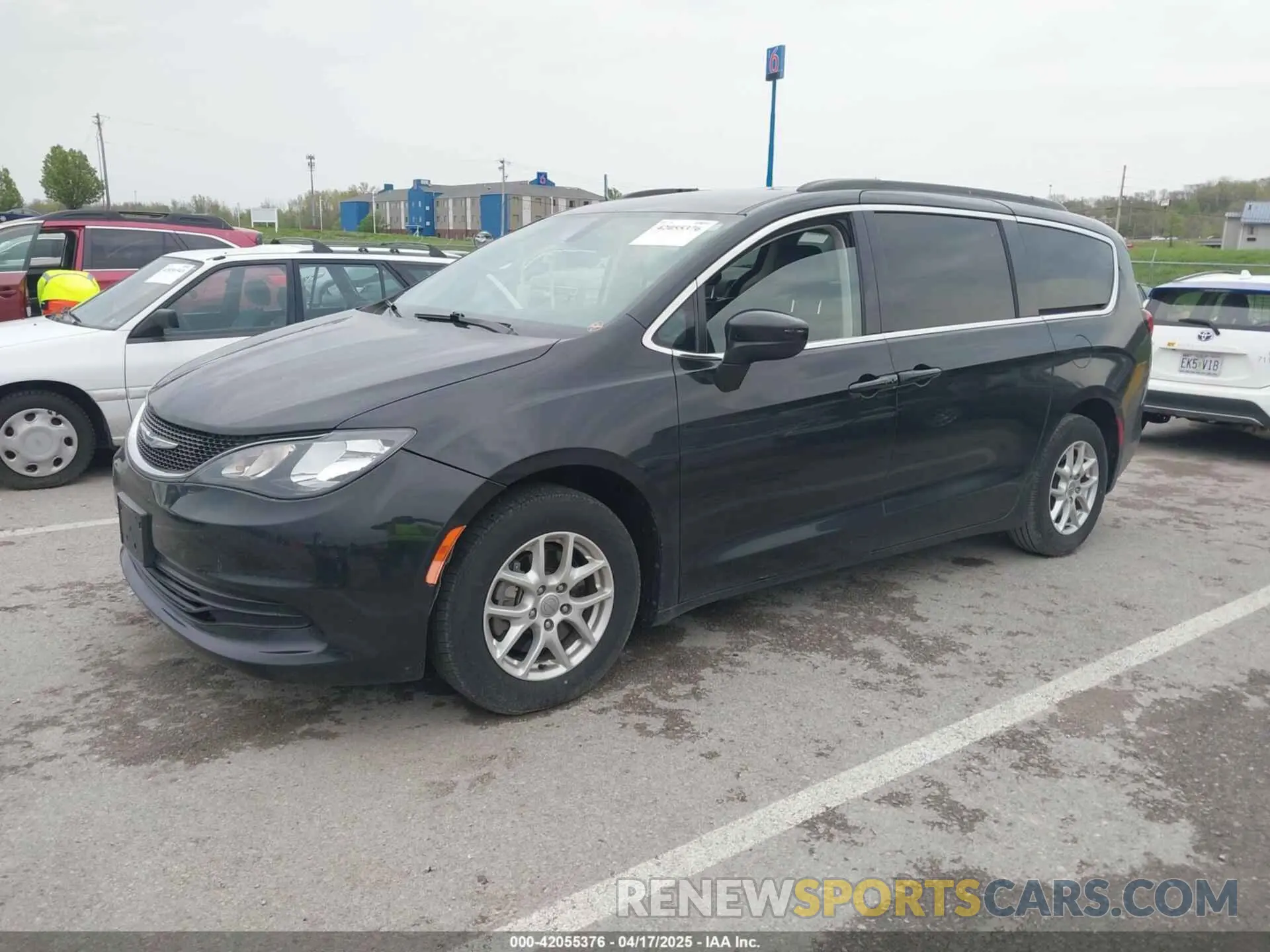 2 Photograph of a damaged car 2C4RC1DG5LR164284 CHRYSLER VOYAGER 2020