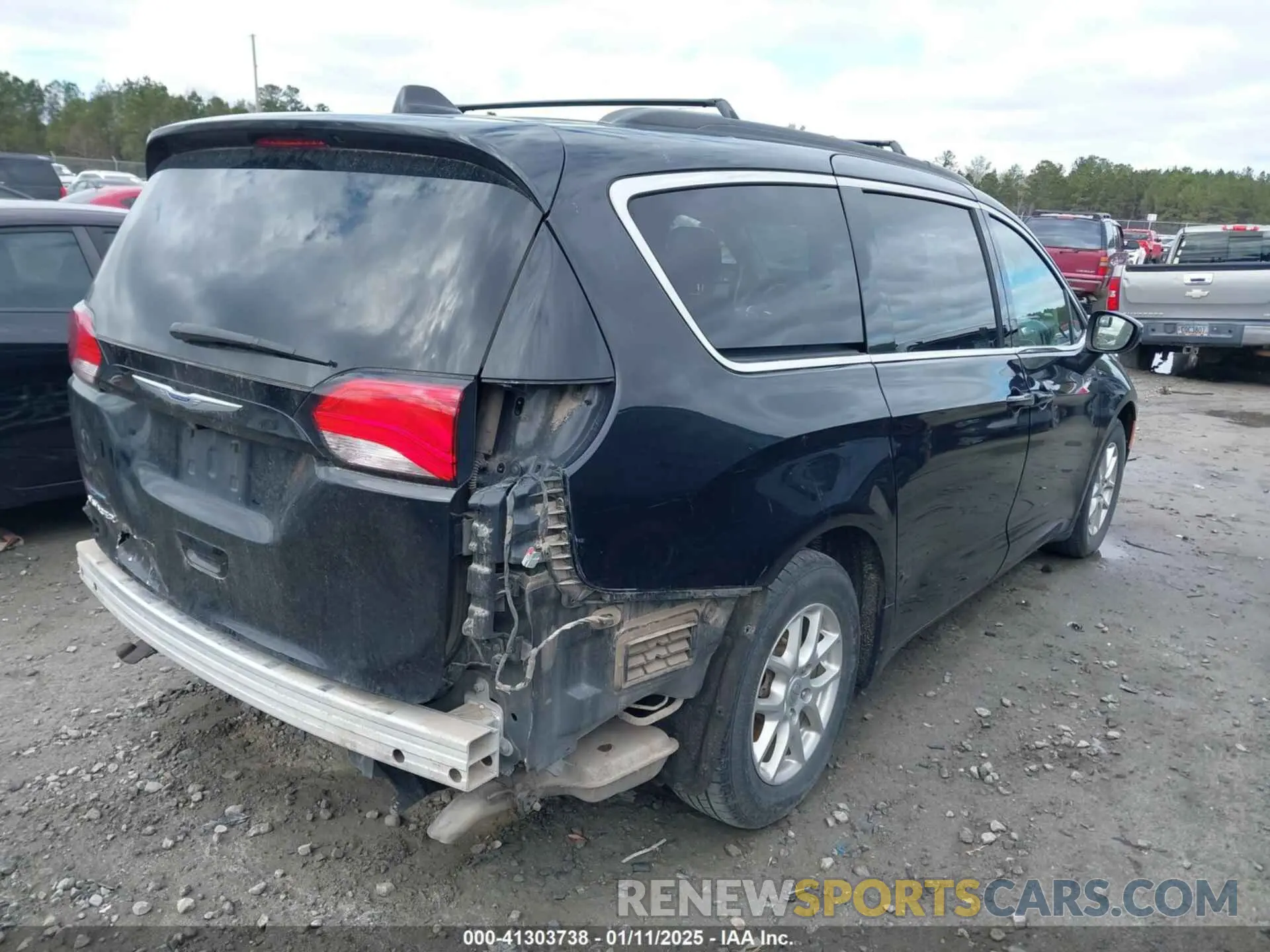 4 Photograph of a damaged car 2C4RC1DG7LR176839 CHRYSLER VOYAGER 2020