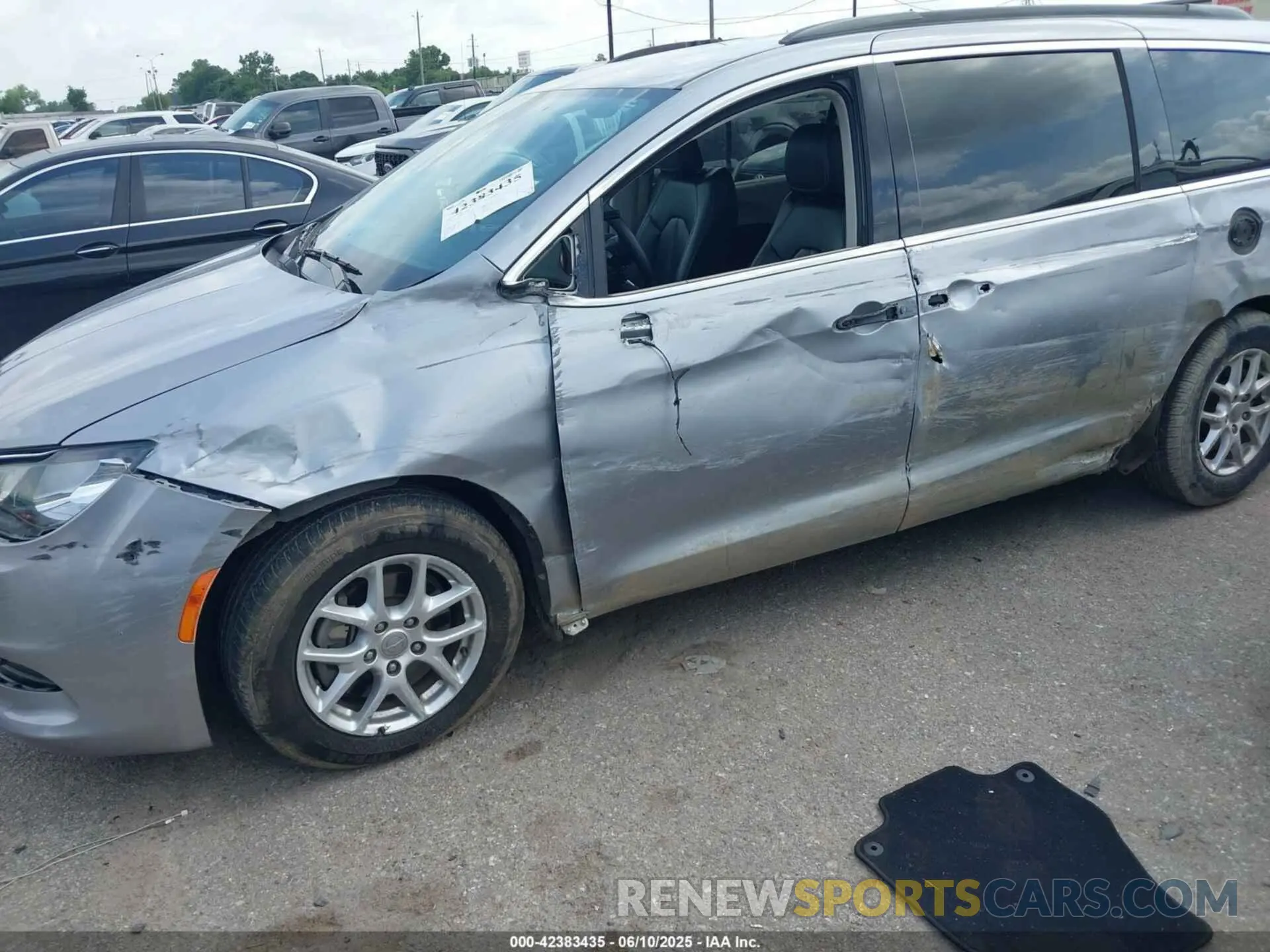 6 Photograph of a damaged car 2C4RC1DG7LR261048 CHRYSLER VOYAGER 2020