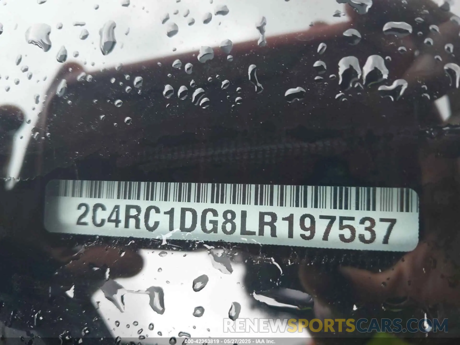 9 Photograph of a damaged car 2C4RC1DG8LR197537 CHRYSLER VOYAGER 2020
