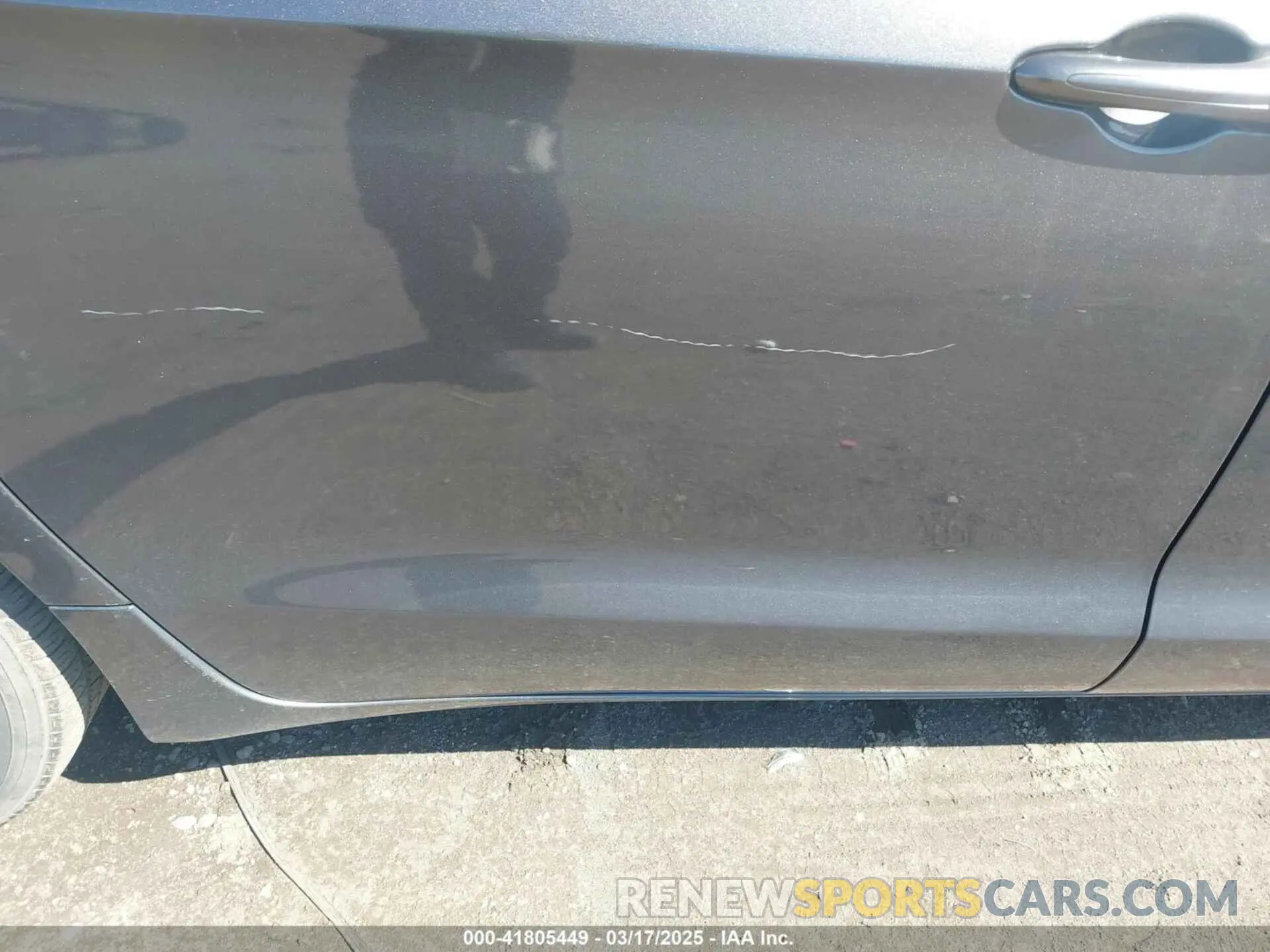17 Photograph of a damaged car 2C4RC1DG9LR181752 CHRYSLER VOYAGER 2020