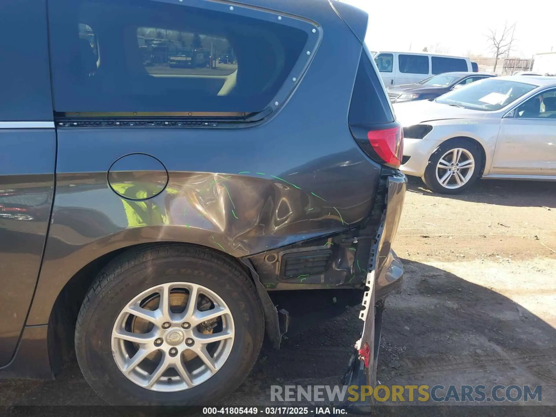 6 Photograph of a damaged car 2C4RC1DG9LR181752 CHRYSLER VOYAGER 2020