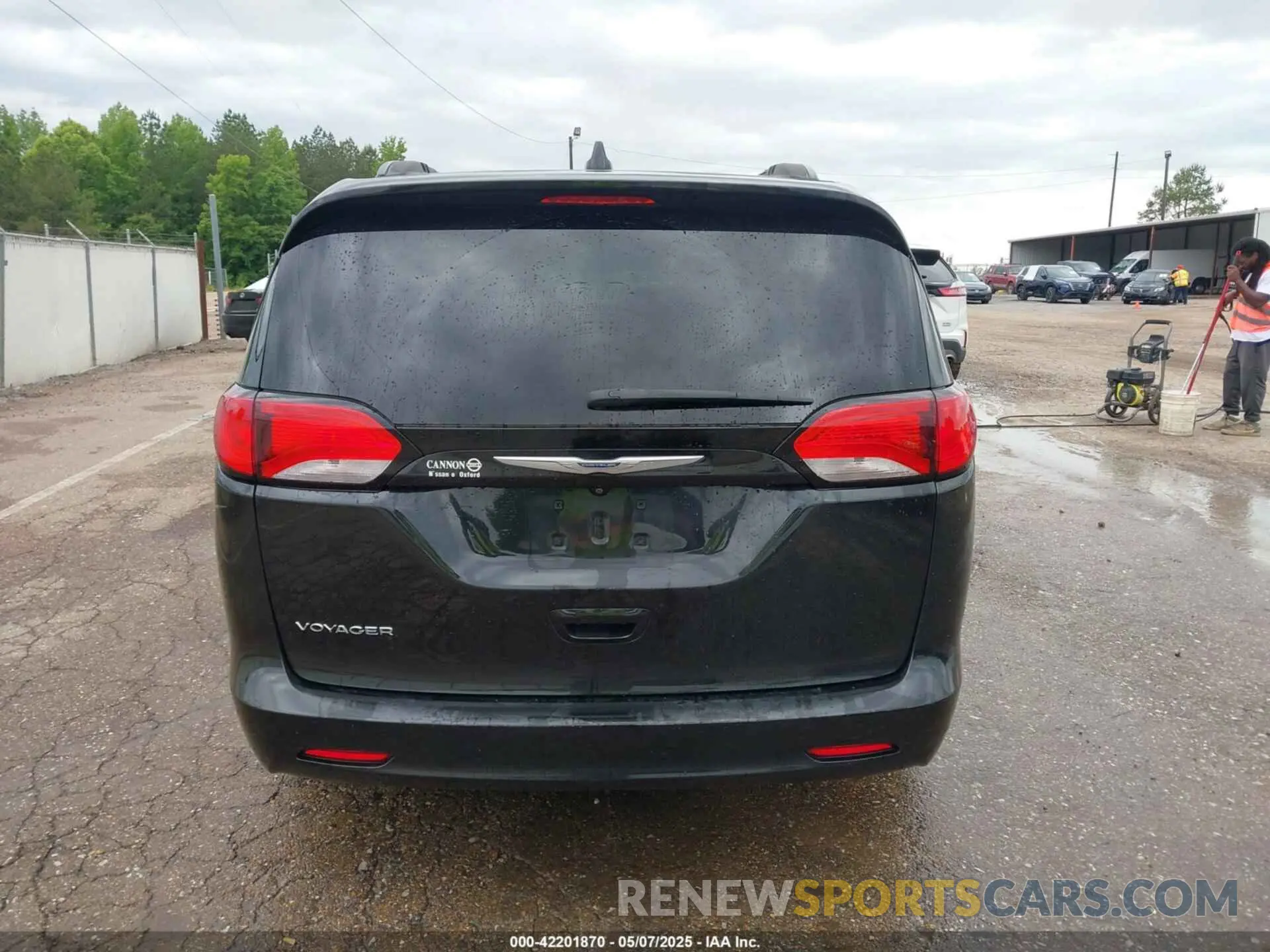 16 Photograph of a damaged car 2C4RC1DGXLR211860 CHRYSLER VOYAGER 2020