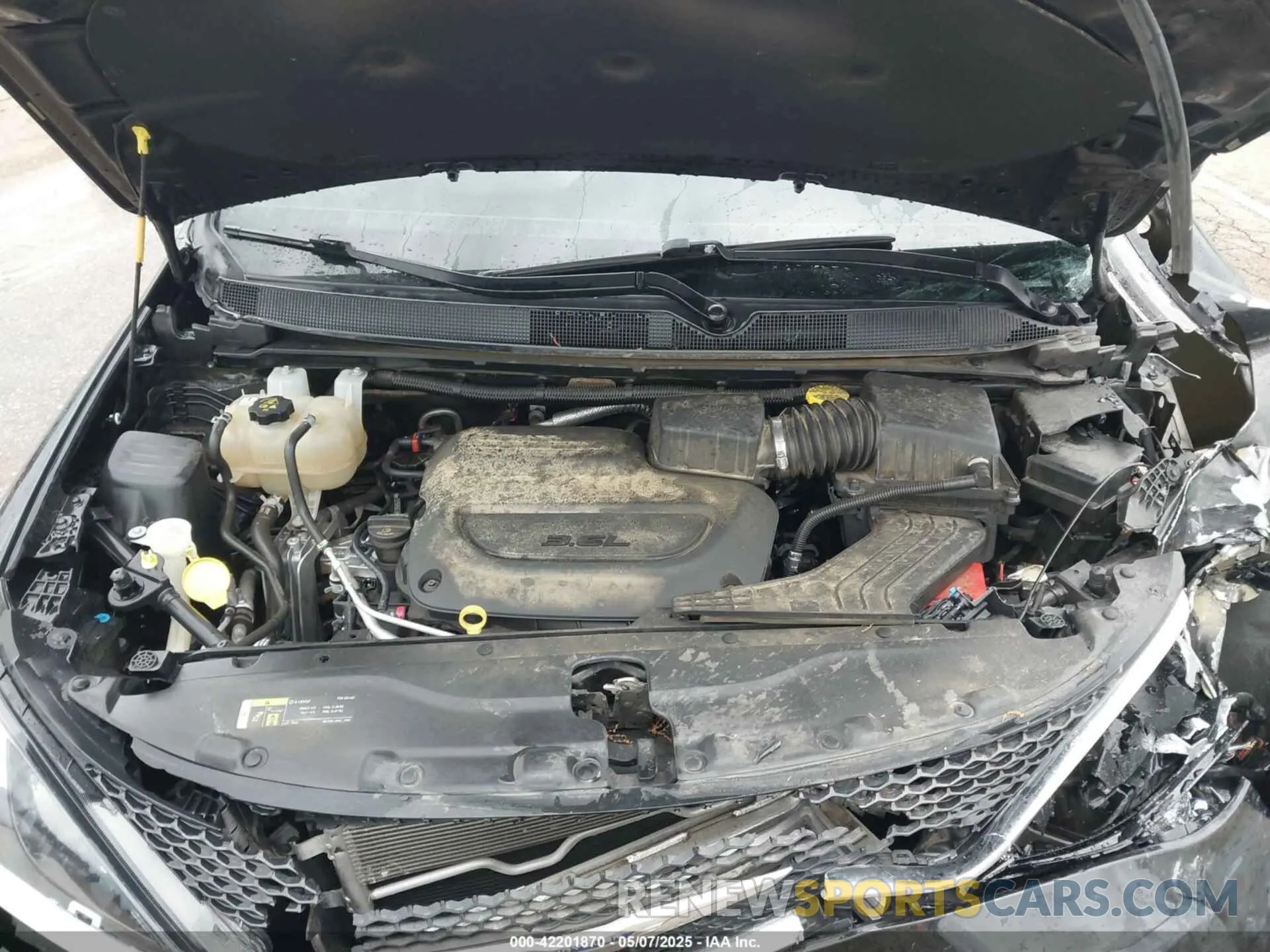 17 Photograph of a damaged car 2C4RC1DGXLR211860 CHRYSLER VOYAGER 2020
