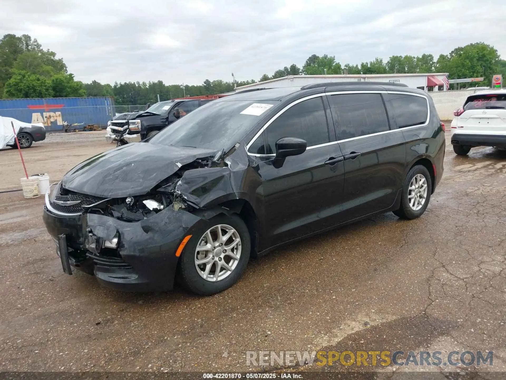 2 Photograph of a damaged car 2C4RC1DGXLR211860 CHRYSLER VOYAGER 2020