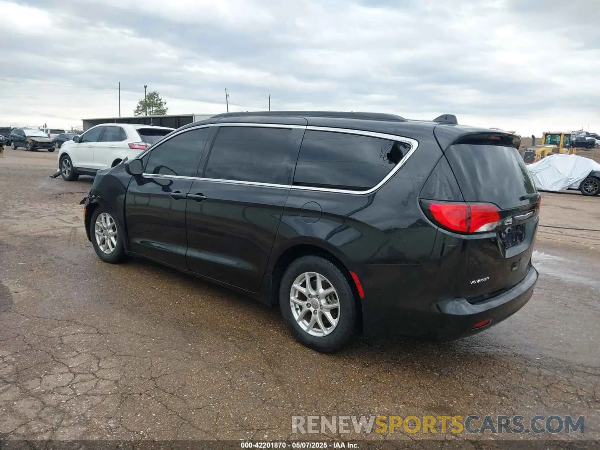 3 Photograph of a damaged car 2C4RC1DGXLR211860 CHRYSLER VOYAGER 2020