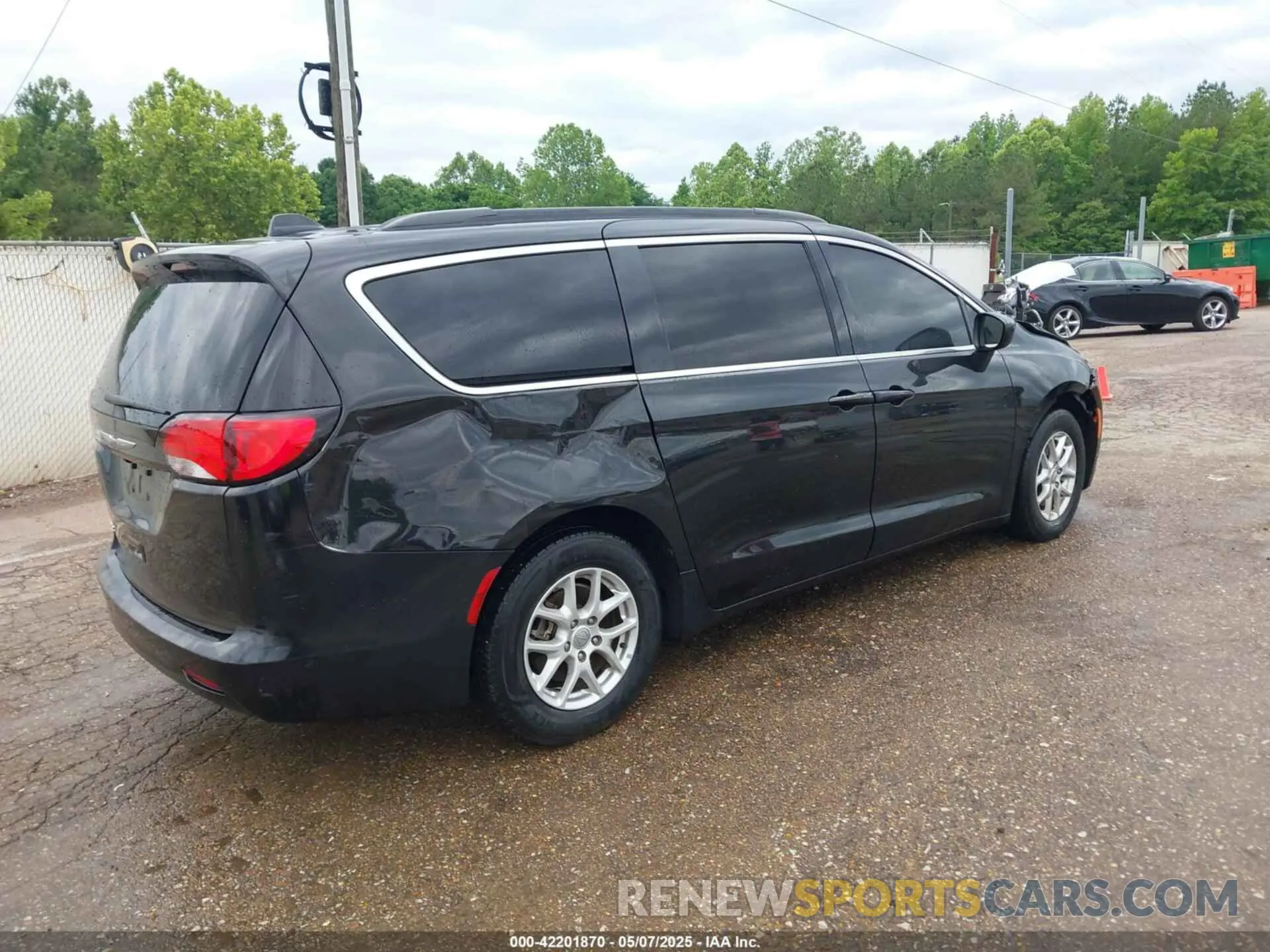 4 Photograph of a damaged car 2C4RC1DGXLR211860 CHRYSLER VOYAGER 2020