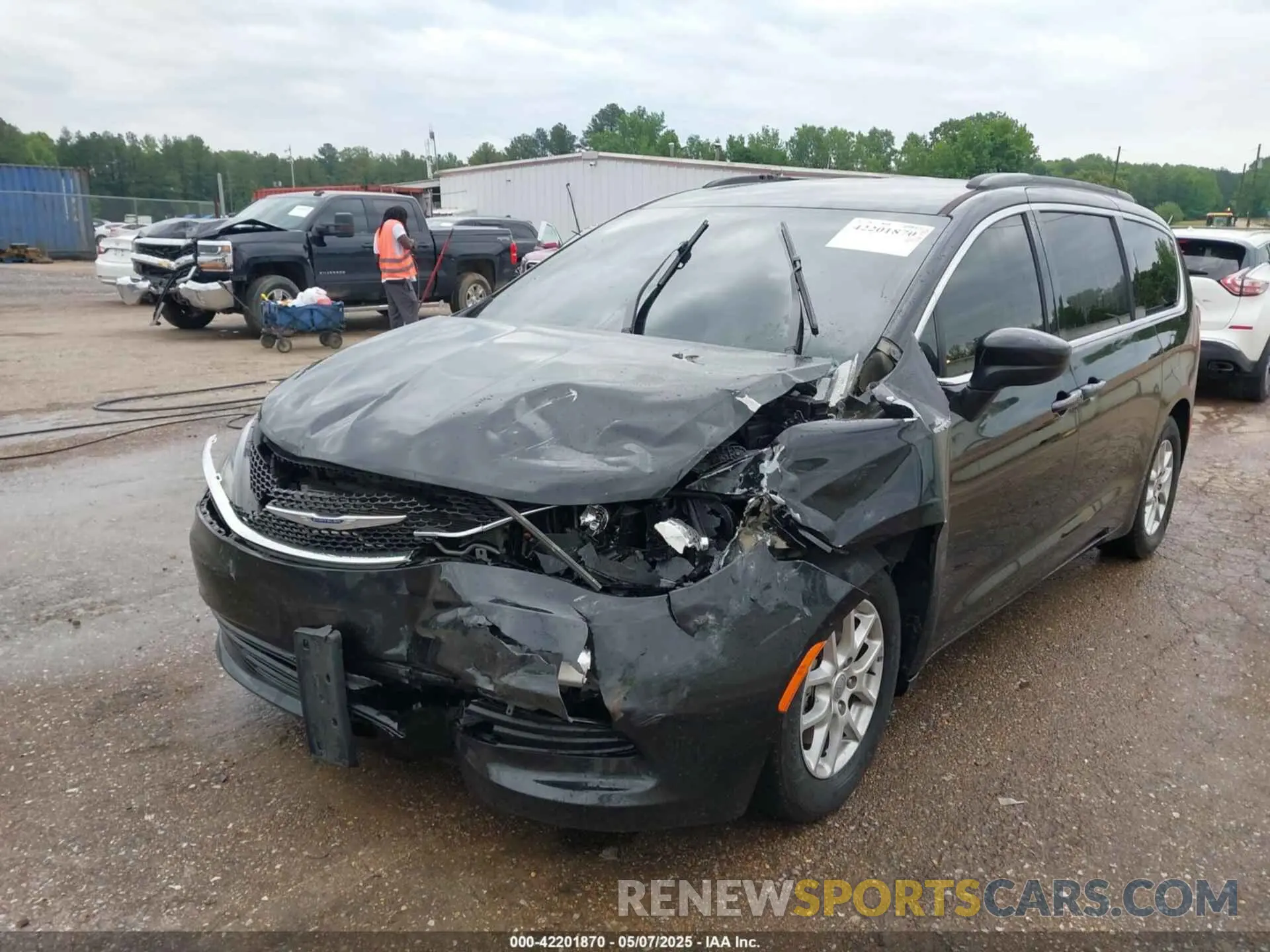 6 Photograph of a damaged car 2C4RC1DGXLR211860 CHRYSLER VOYAGER 2020