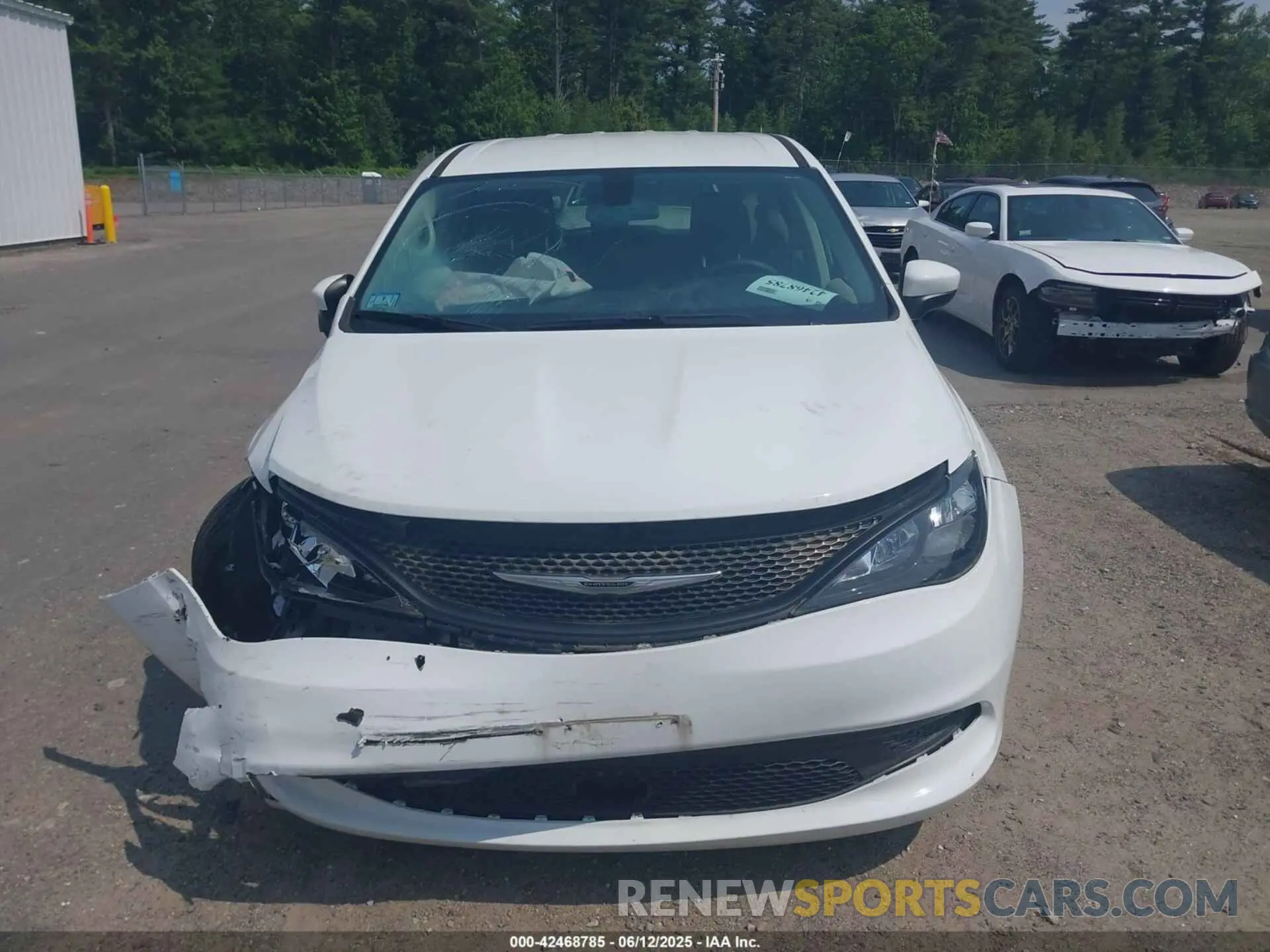 12 Photograph of a damaged car 2C4RC1AGXMR513154 CHRYSLER VOYAGER 2021