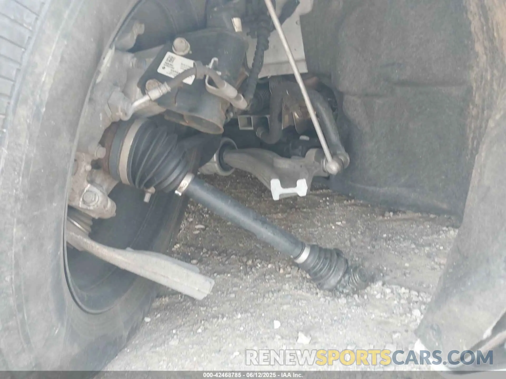 17 Photograph of a damaged car 2C4RC1AGXMR513154 CHRYSLER VOYAGER 2021