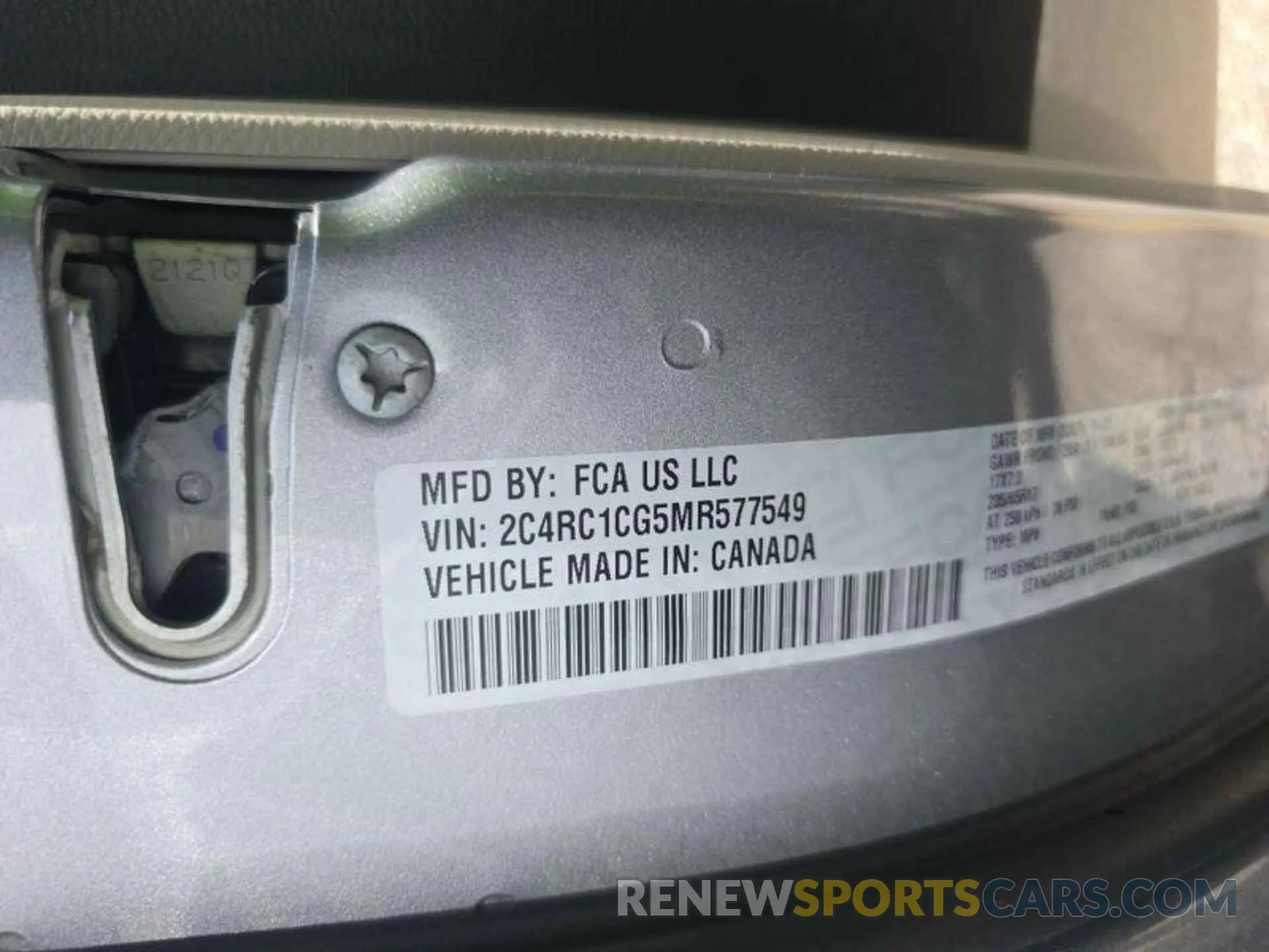 1 Photograph of a damaged car 2C4RC1CG5MR577549 CHRYSLER VOYAGER 2021