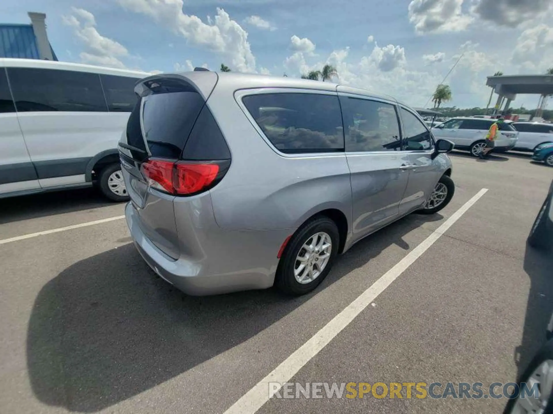 13 Photograph of a damaged car 2C4RC1CG5MR577549 CHRYSLER VOYAGER 2021