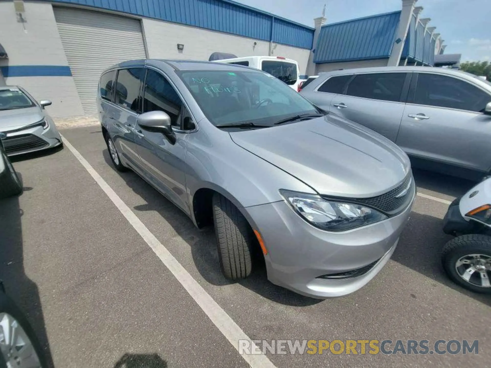 19 Photograph of a damaged car 2C4RC1CG5MR577549 CHRYSLER VOYAGER 2021
