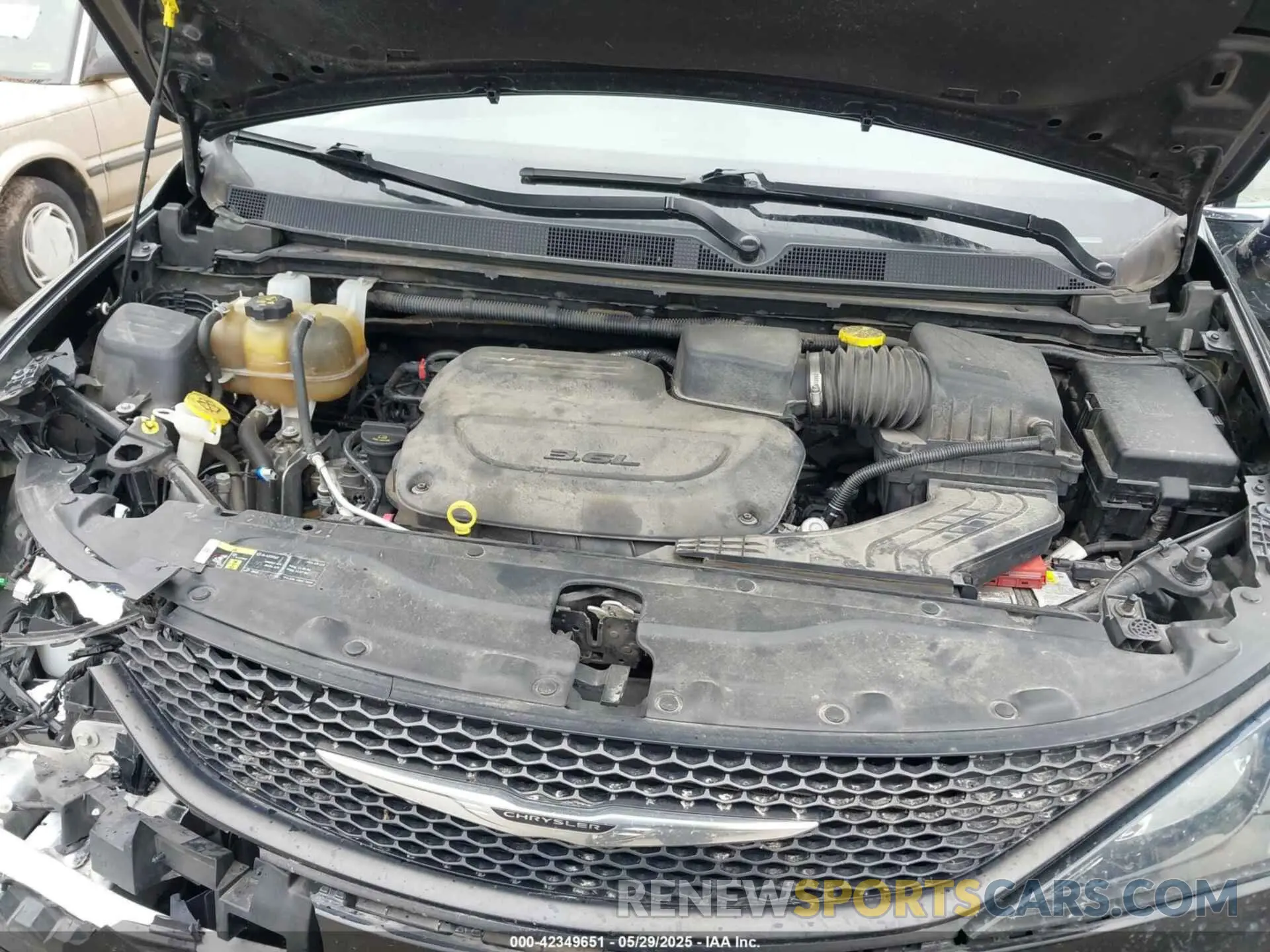 10 Photograph of a damaged car 2C4RC1CG6MR575177 CHRYSLER VOYAGER 2021