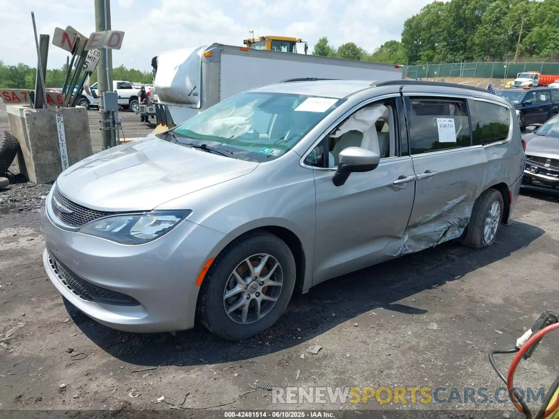 2 Photograph of a damaged car 2C4RC1DG0MR569650 CHRYSLER VOYAGER 2021