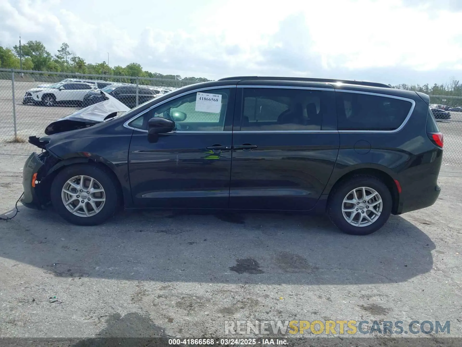 15 Photograph of a damaged car 2C4RC1DG1MR515709 CHRYSLER VOYAGER 2021