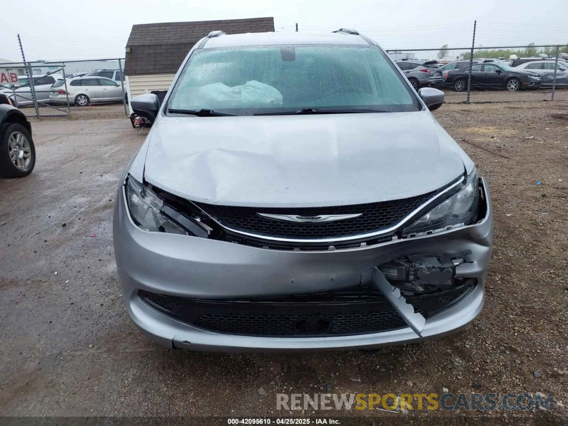 12 Photograph of a damaged car 2C4RC1DG1MR516827 CHRYSLER VOYAGER 2021