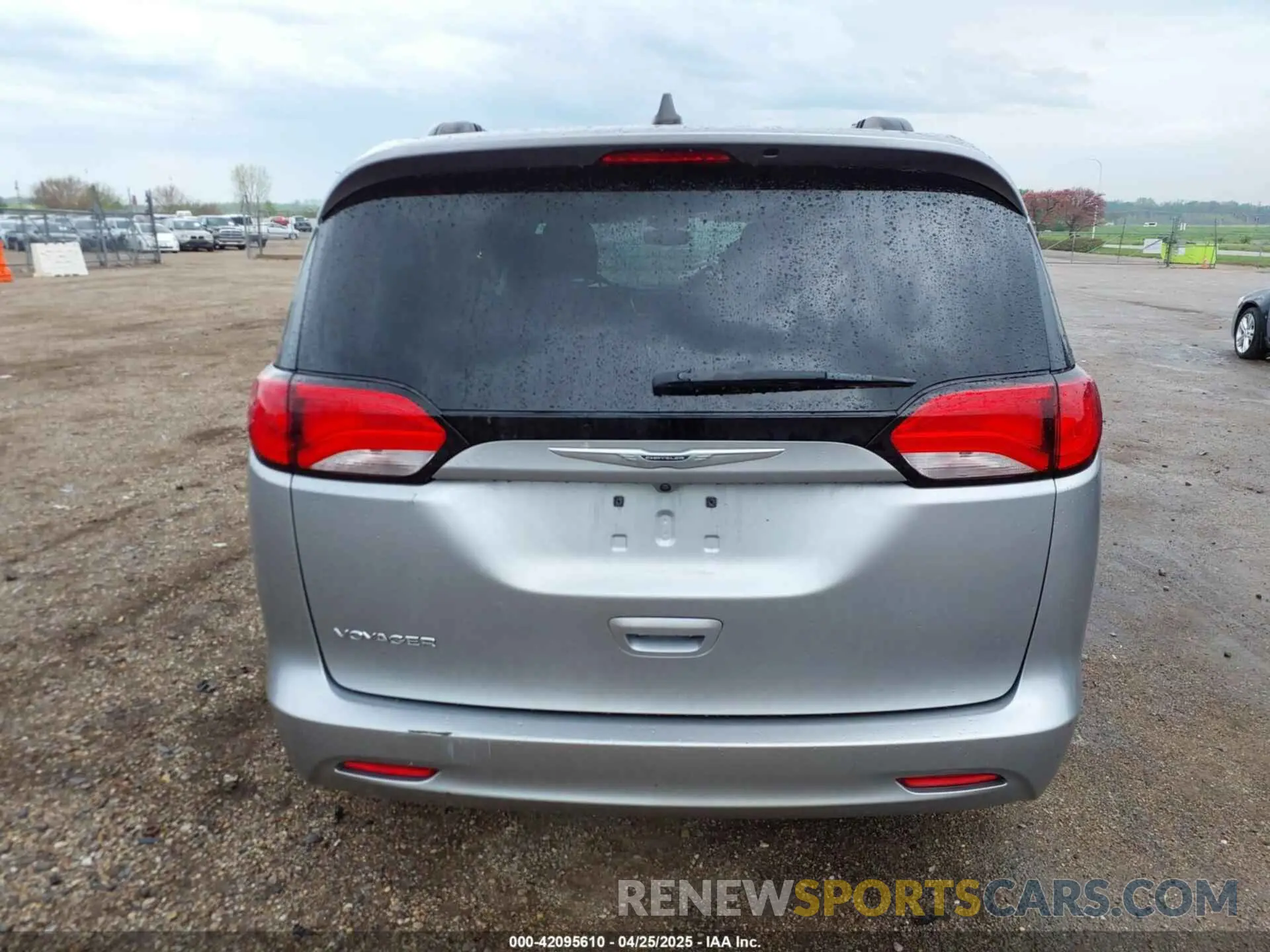 16 Photograph of a damaged car 2C4RC1DG1MR516827 CHRYSLER VOYAGER 2021