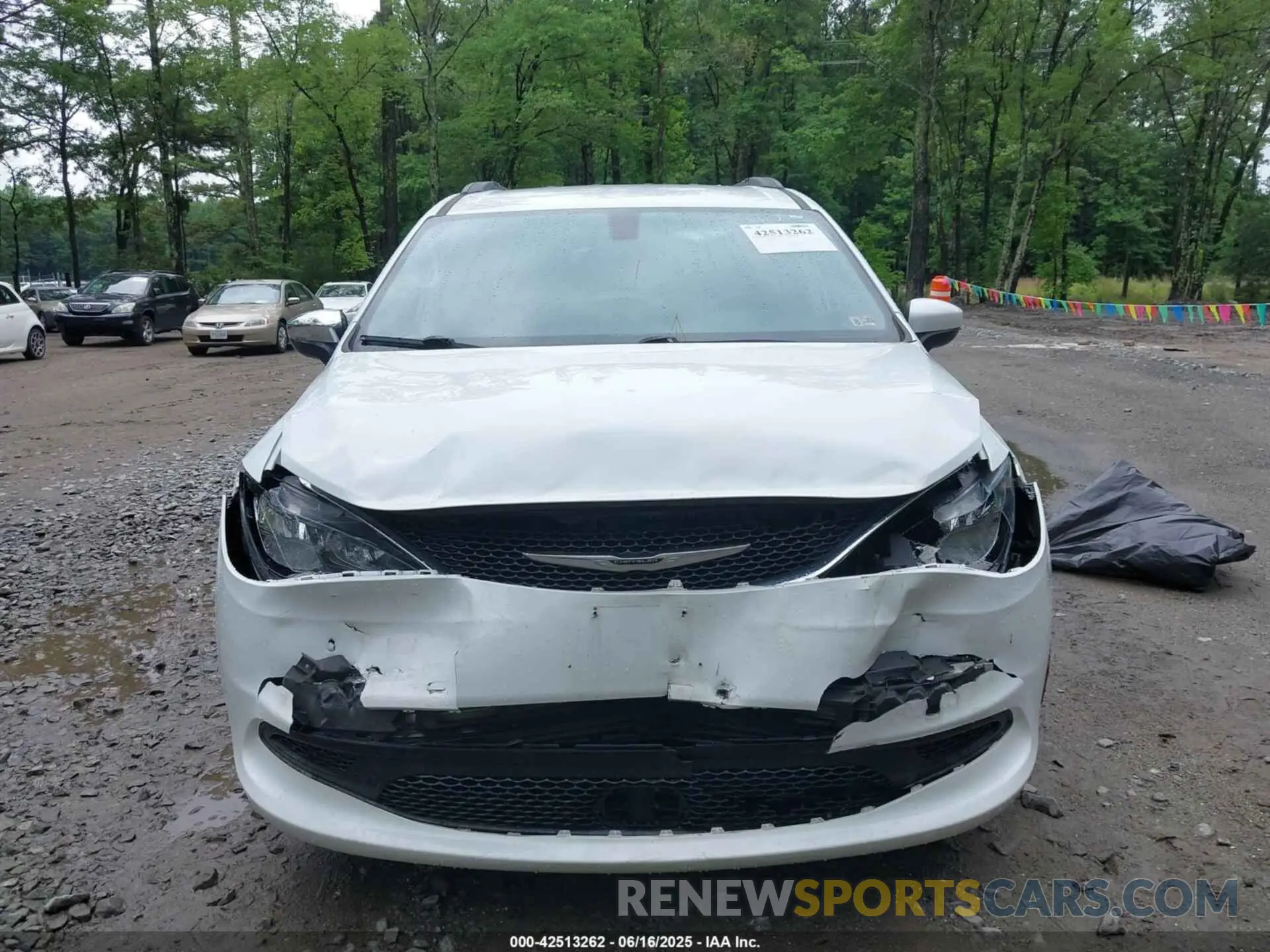 11 Photograph of a damaged car 2C4RC1DG2MR503083 CHRYSLER VOYAGER 2021