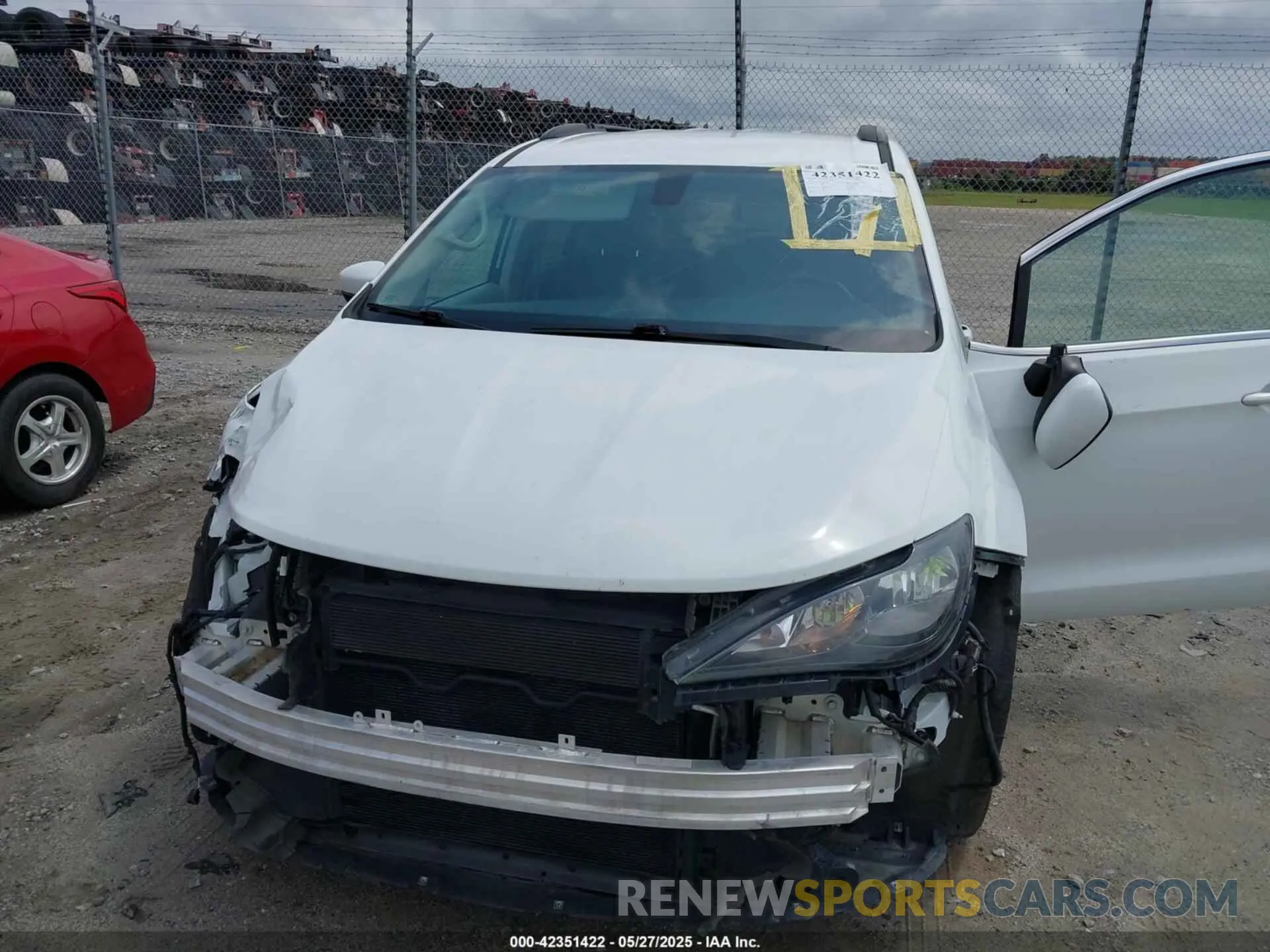 6 Photograph of a damaged car 2C4RC1DG2MR504489 CHRYSLER VOYAGER 2021
