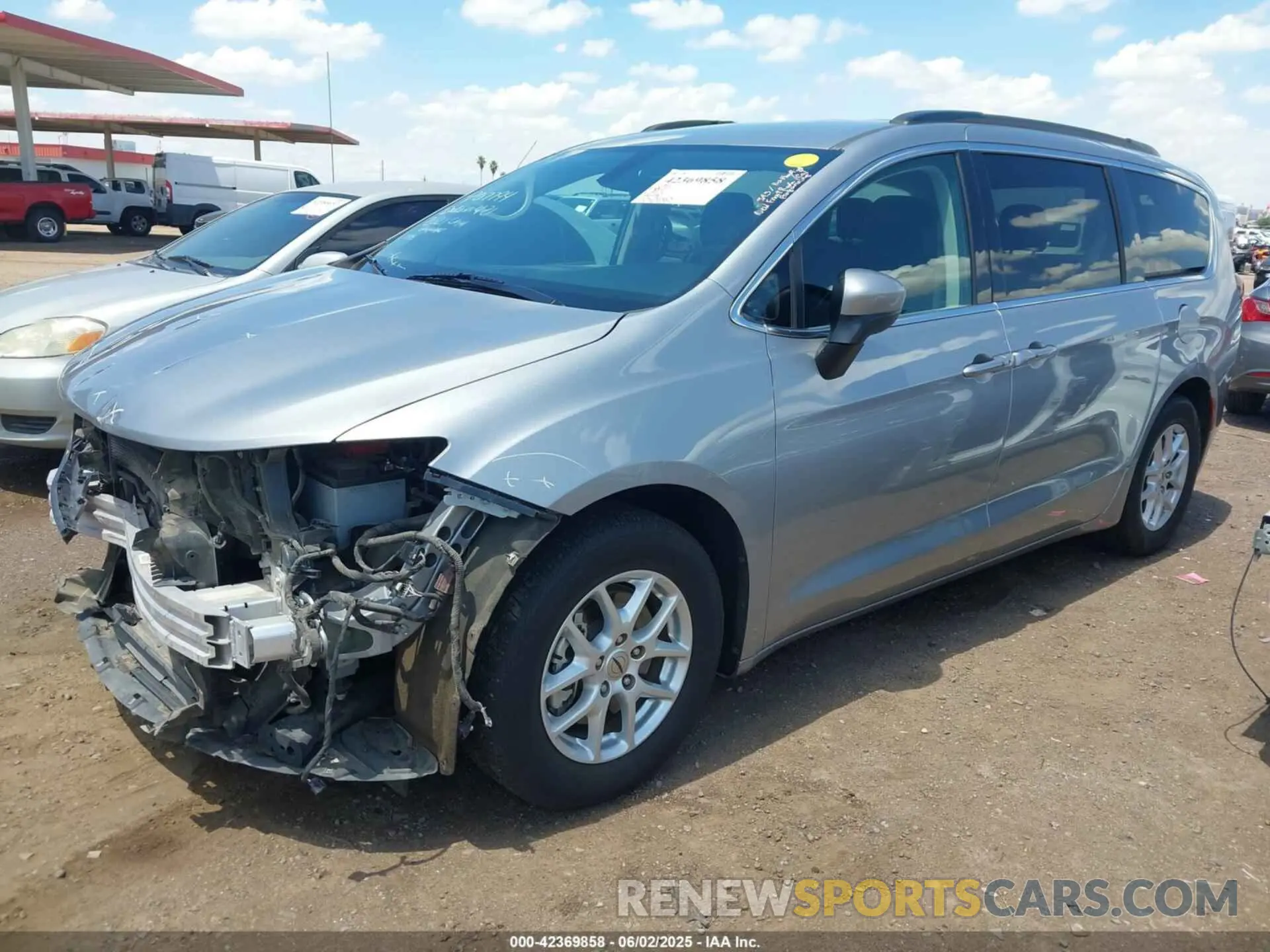 2 Photograph of a damaged car 2C4RC1DG2MR517002 CHRYSLER VOYAGER 2021