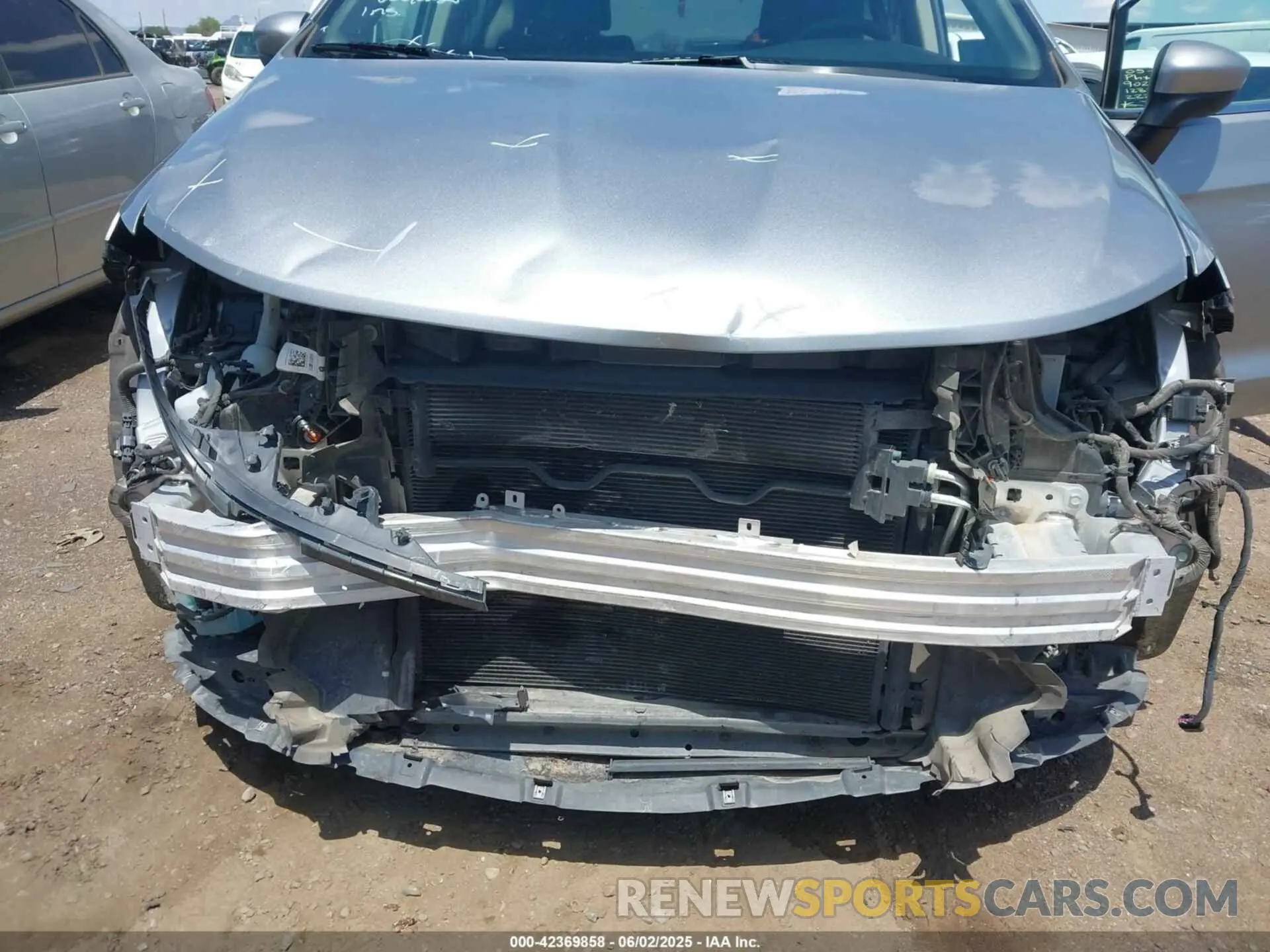 6 Photograph of a damaged car 2C4RC1DG2MR517002 CHRYSLER VOYAGER 2021