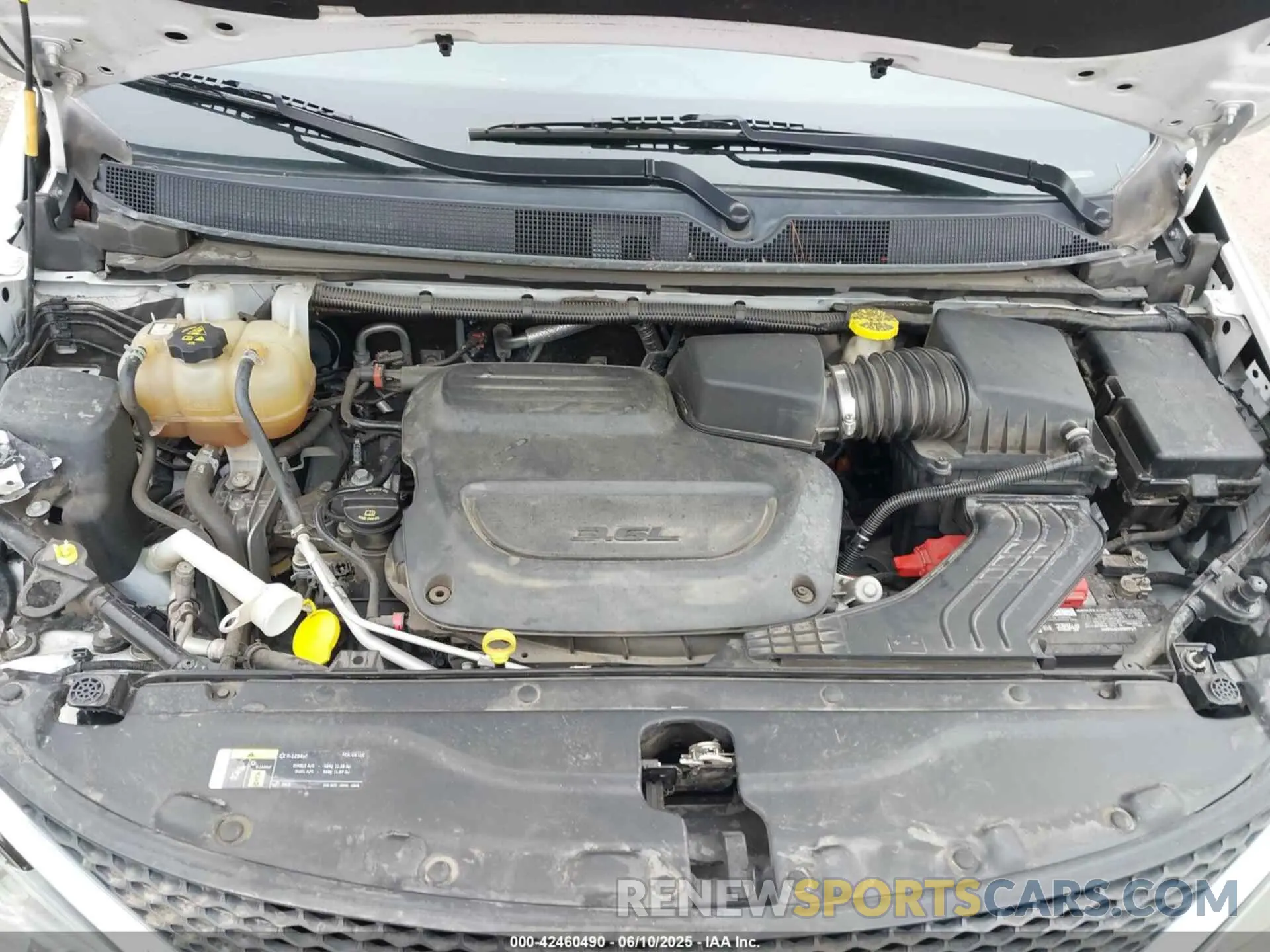 10 Photograph of a damaged car 2C4RC1DG2MR528307 CHRYSLER VOYAGER 2021