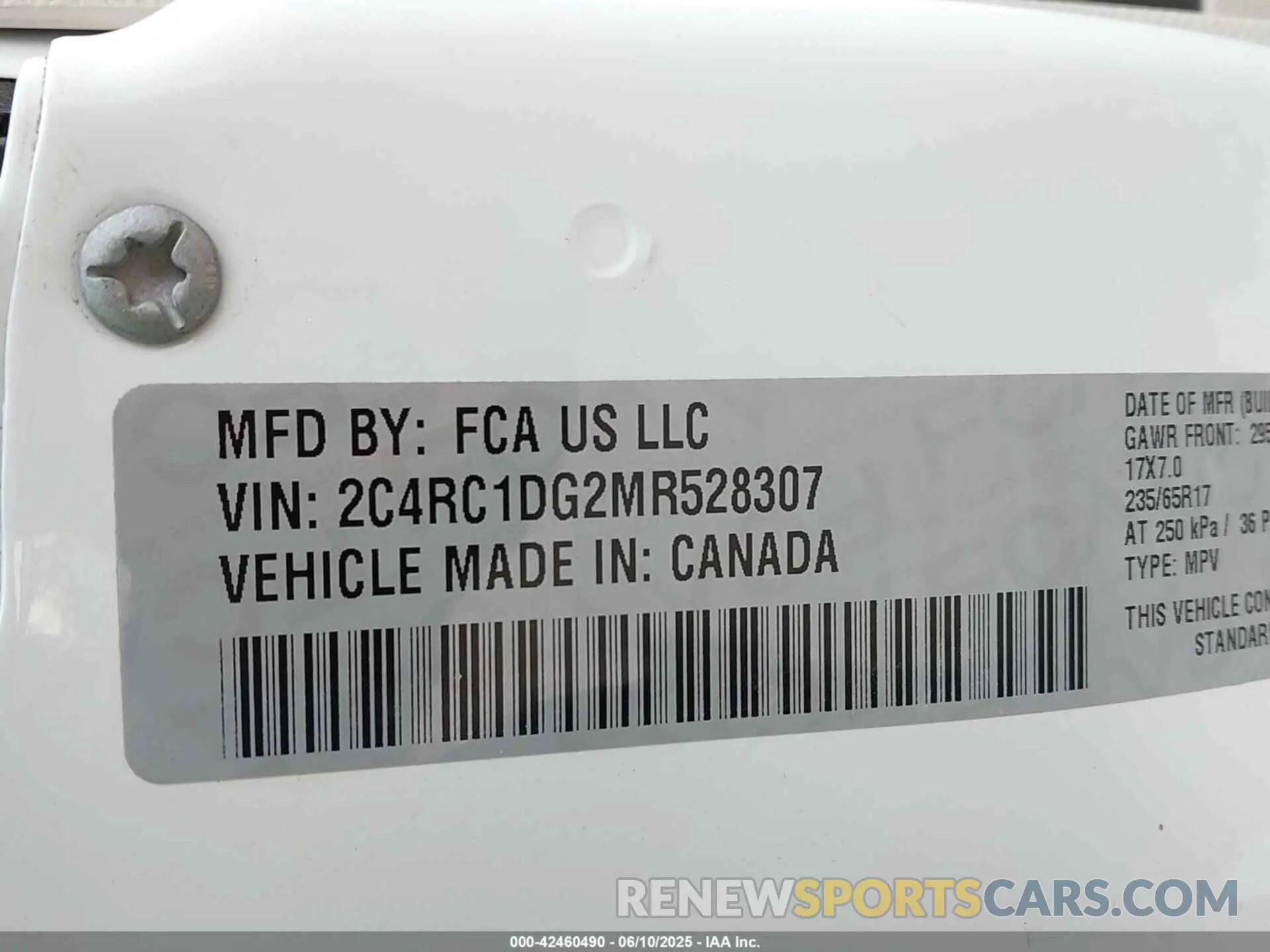 9 Photograph of a damaged car 2C4RC1DG2MR528307 CHRYSLER VOYAGER 2021