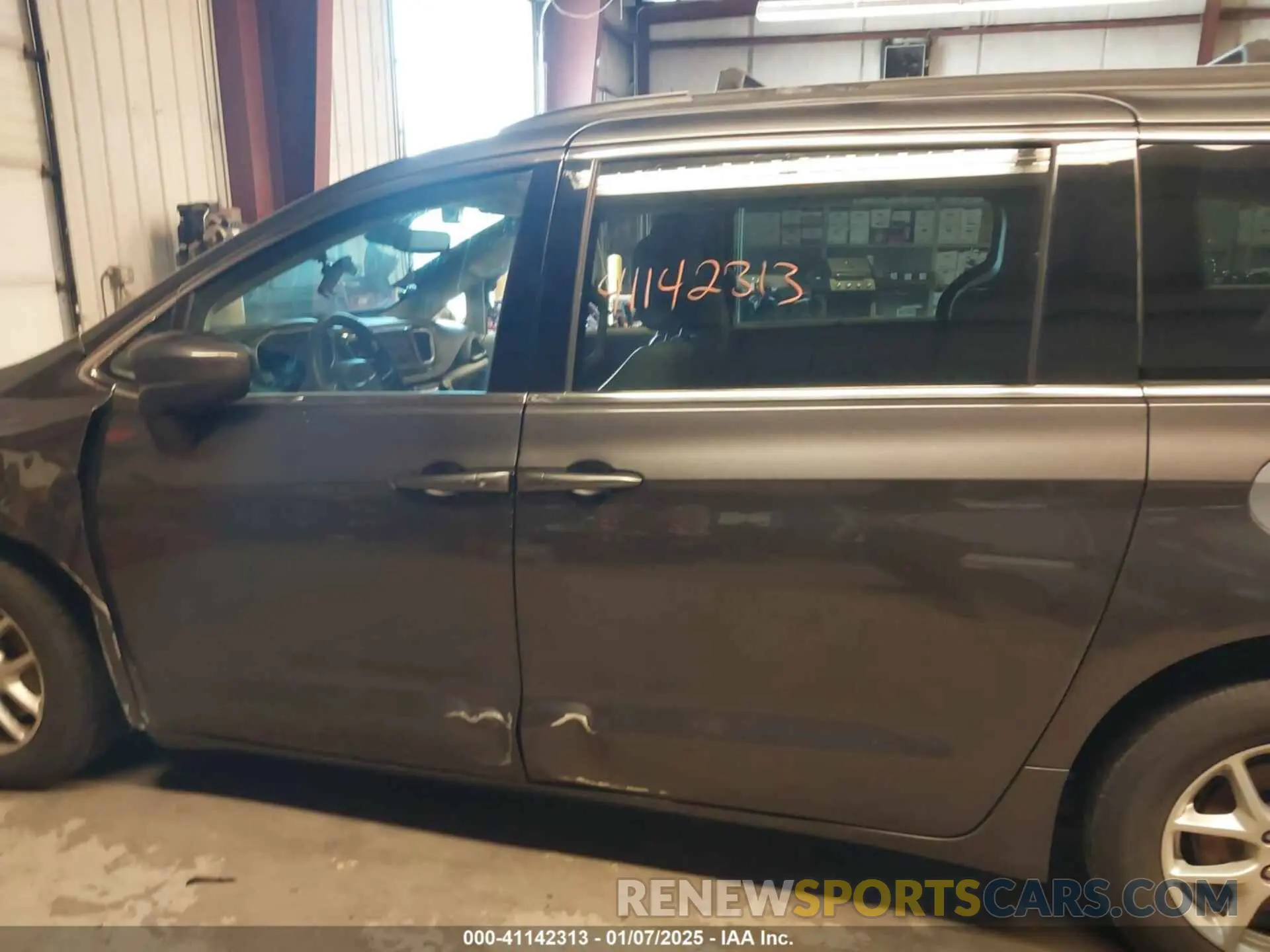 15 Photograph of a damaged car 2C4RC1DG2MR549853 CHRYSLER VOYAGER 2021