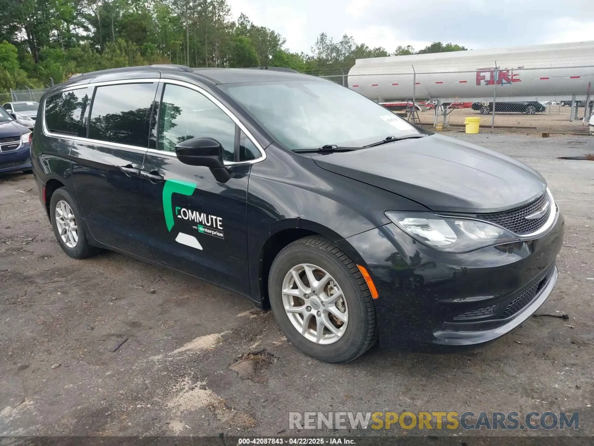 1 Photograph of a damaged car 2C4RC1DG3MR516831 CHRYSLER VOYAGER 2021