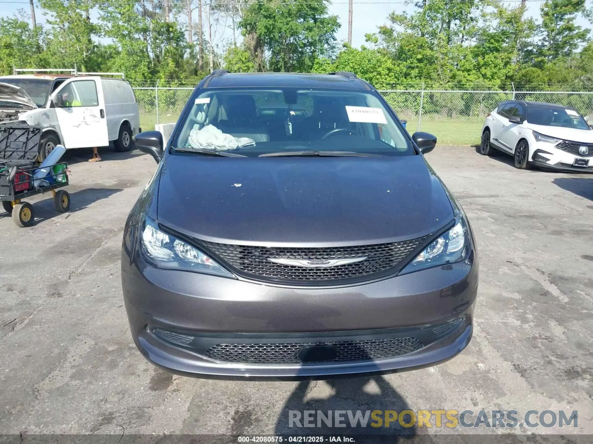 12 Photograph of a damaged car 2C4RC1DG3MR586863 CHRYSLER VOYAGER 2021