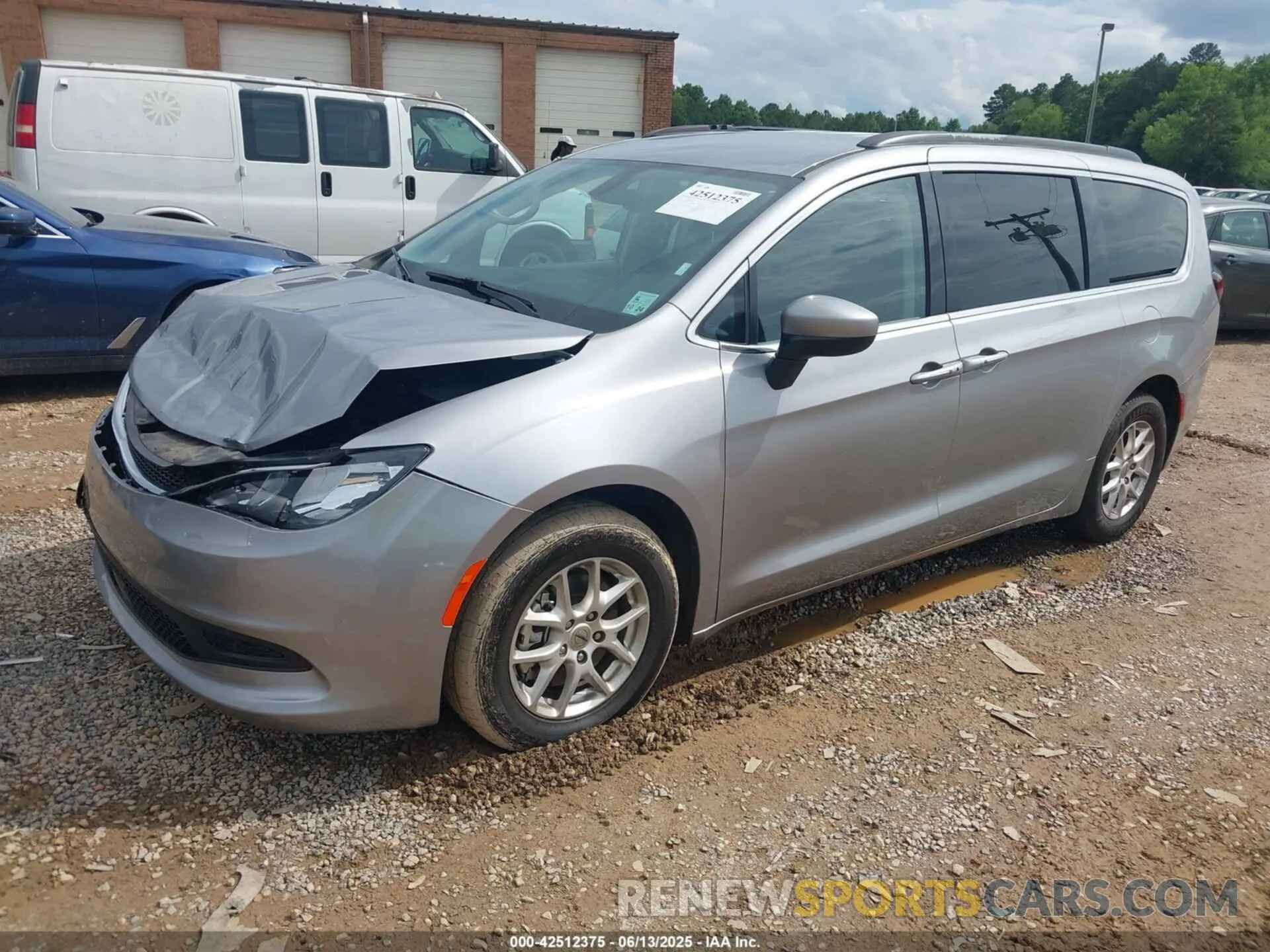 2 Photograph of a damaged car 2C4RC1DG4MR506681 CHRYSLER VOYAGER 2021