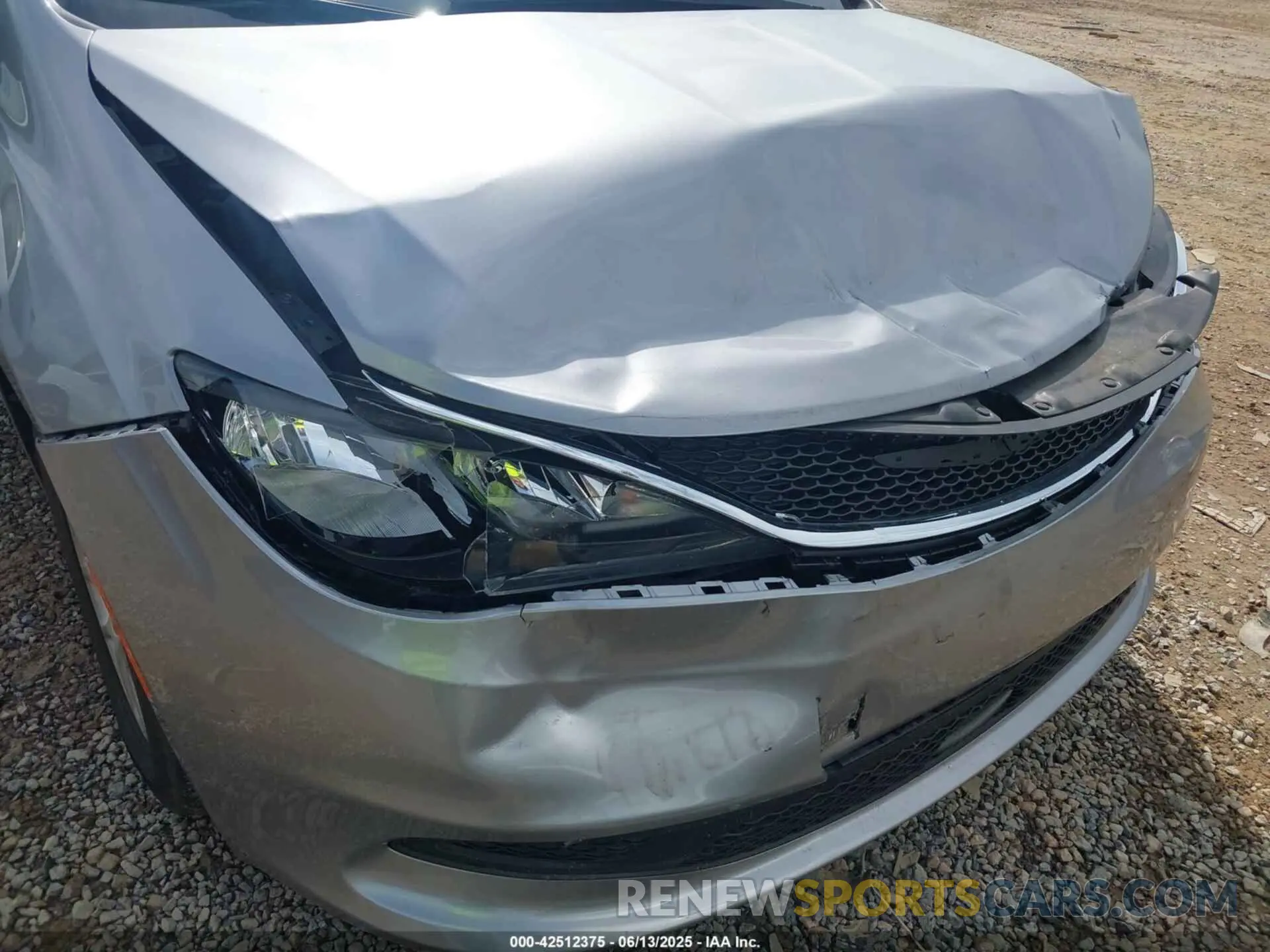 6 Photograph of a damaged car 2C4RC1DG4MR506681 CHRYSLER VOYAGER 2021