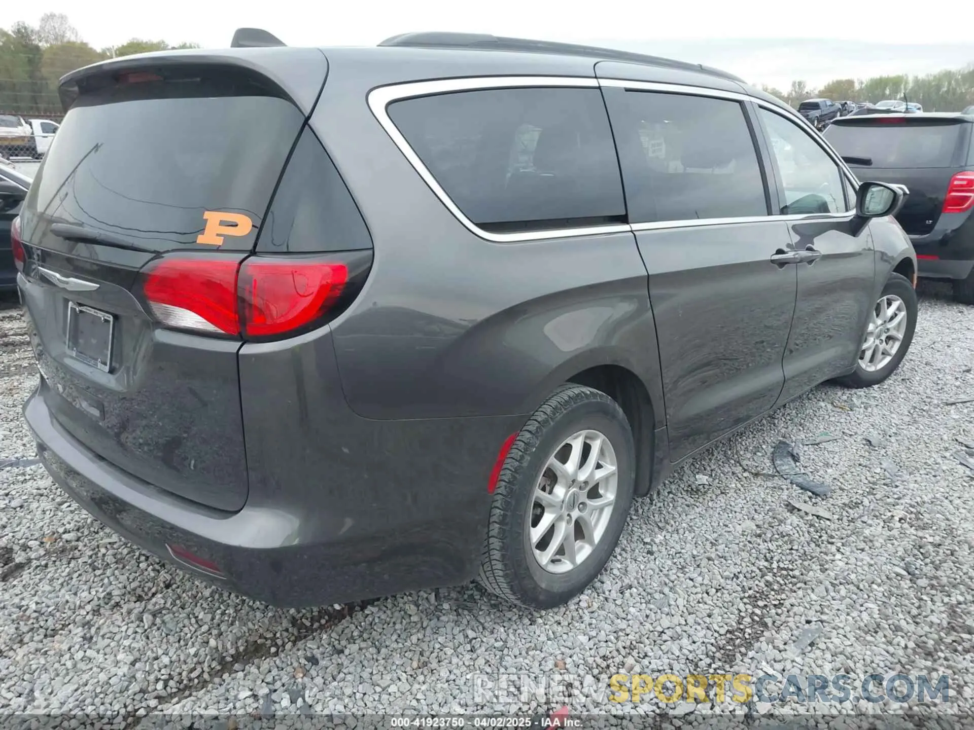 4 Photograph of a damaged car 2C4RC1DG5MR511890 CHRYSLER VOYAGER 2021